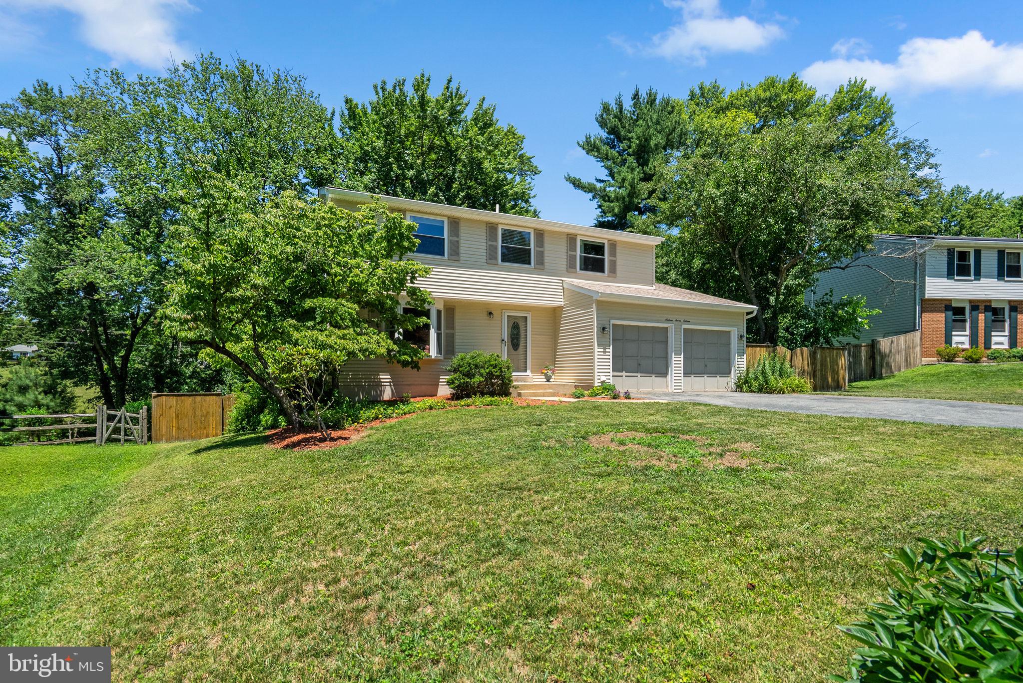 QUINCE ORCHARD MANOR - Residential