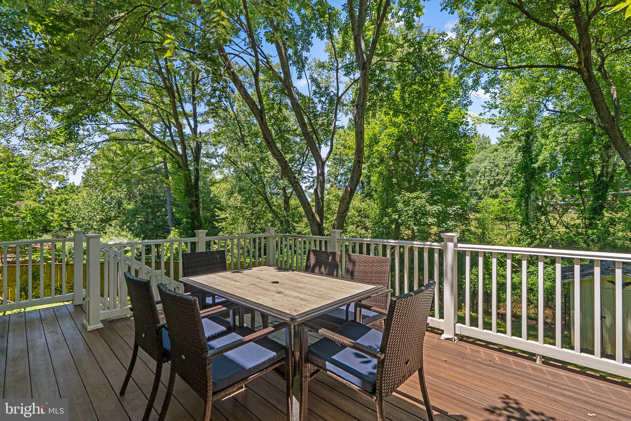 QUINCE ORCHARD MANOR - Residential