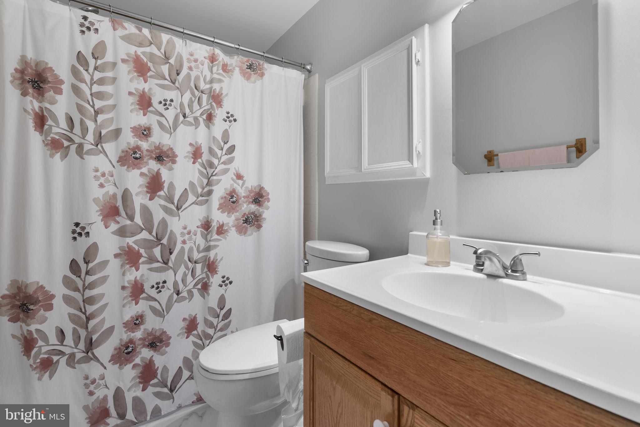 QUINCE ORCHARD MANOR - Residential