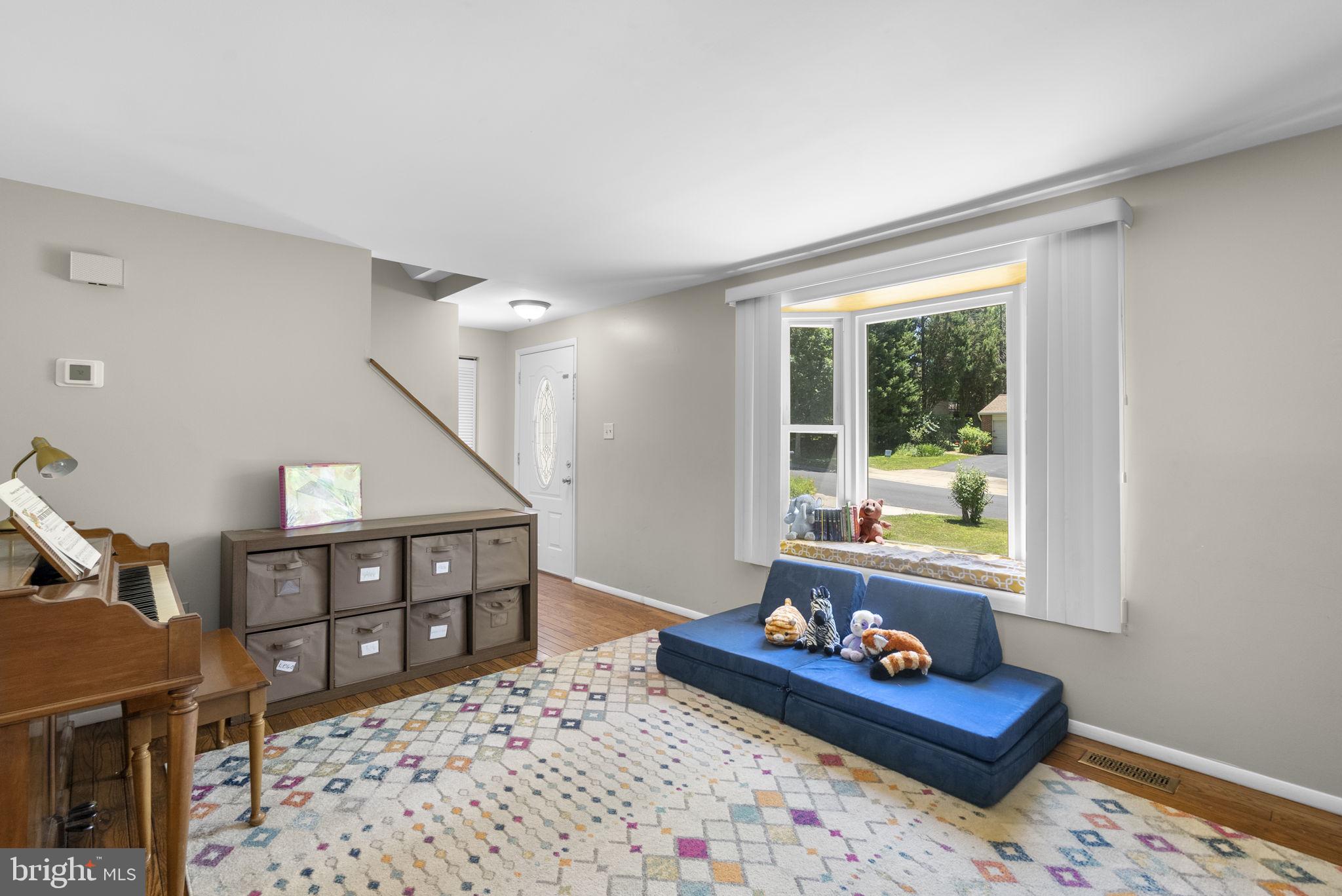 QUINCE ORCHARD MANOR - Residential