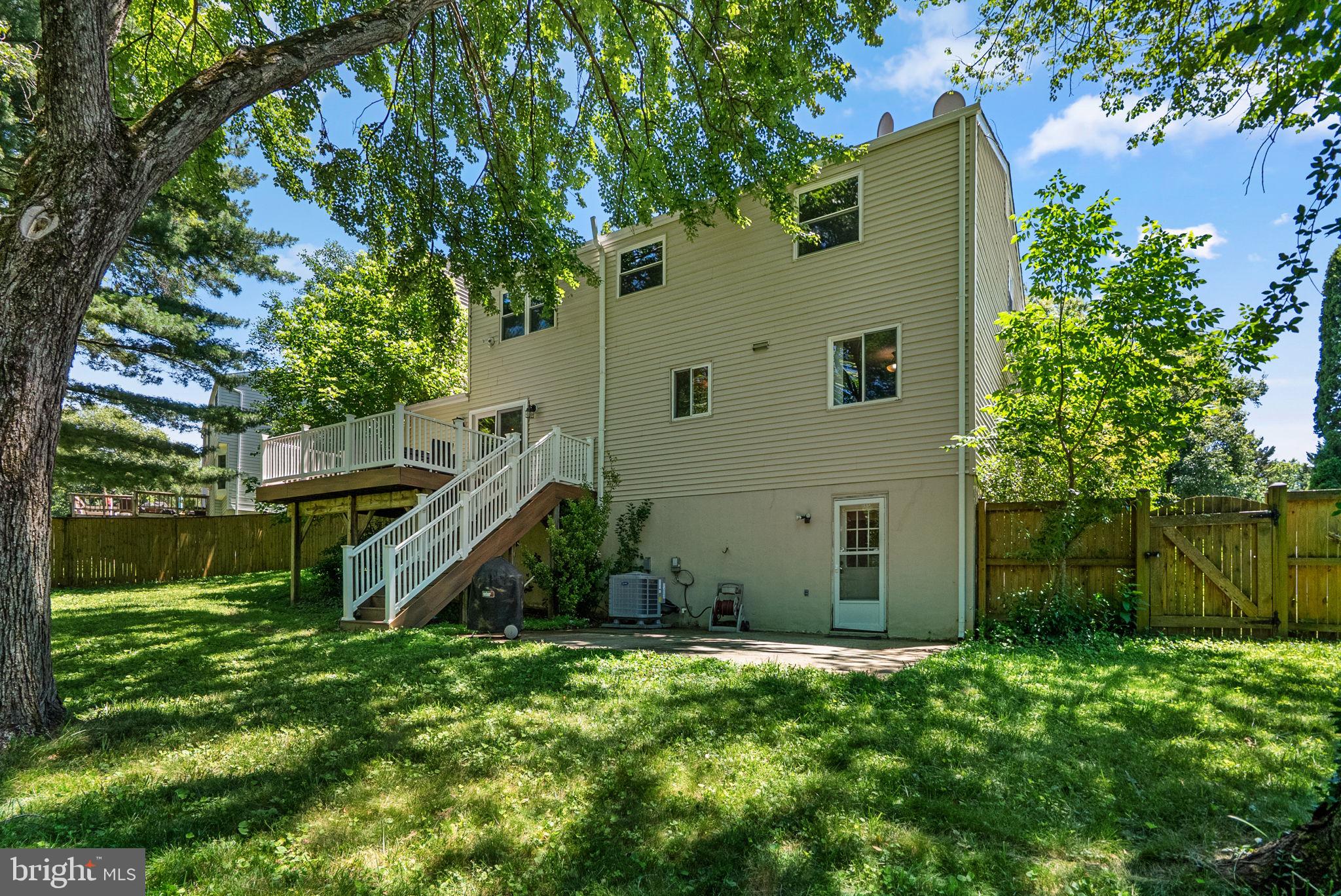 QUINCE ORCHARD MANOR - Residential