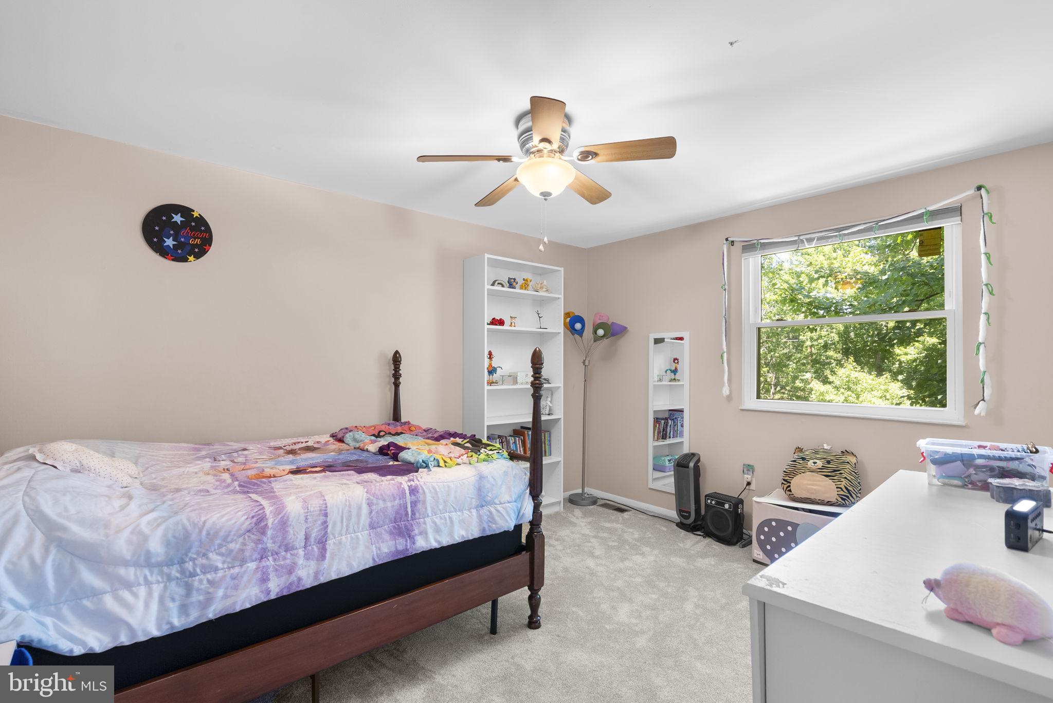 QUINCE ORCHARD MANOR - Residential