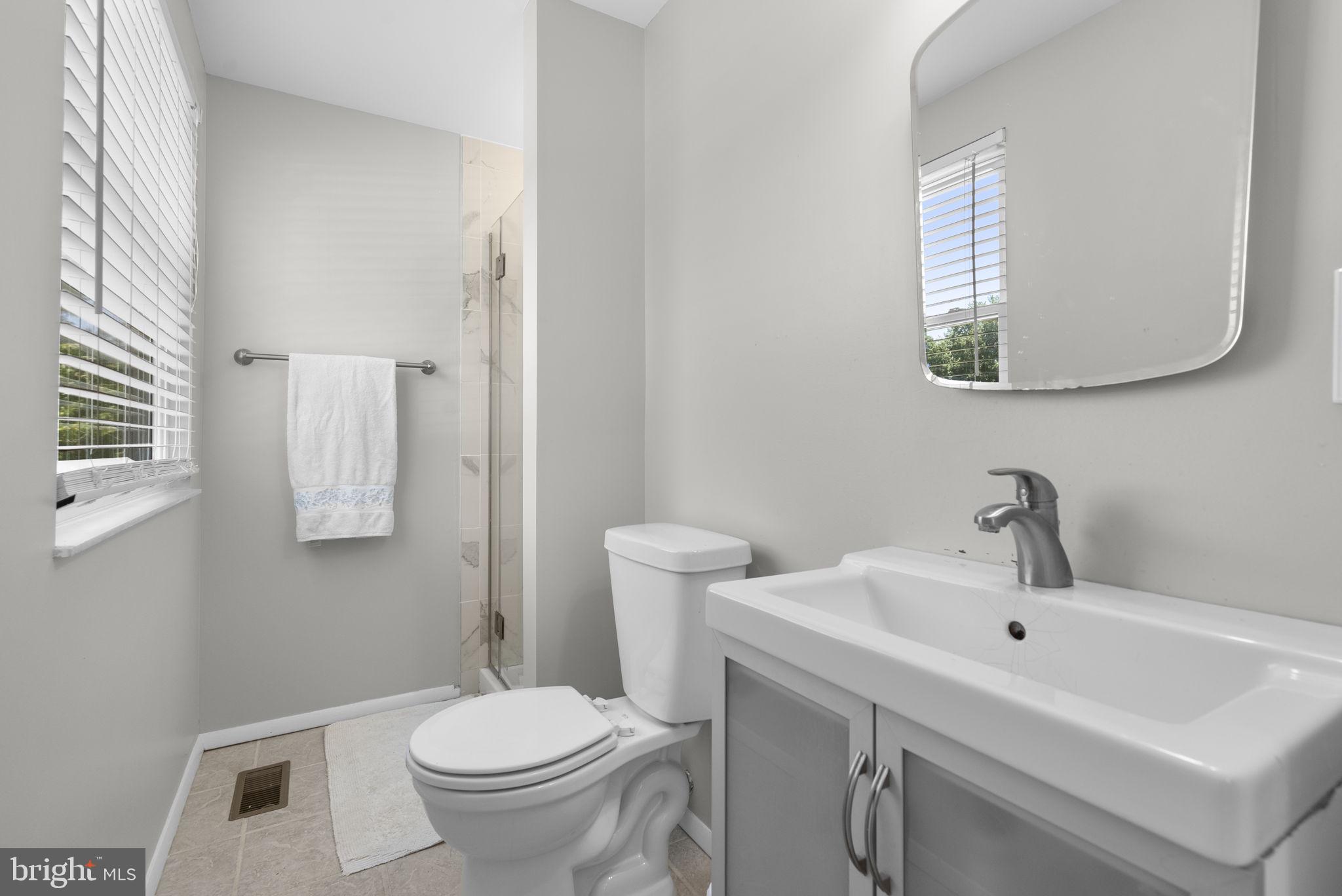 QUINCE ORCHARD MANOR - Residential
