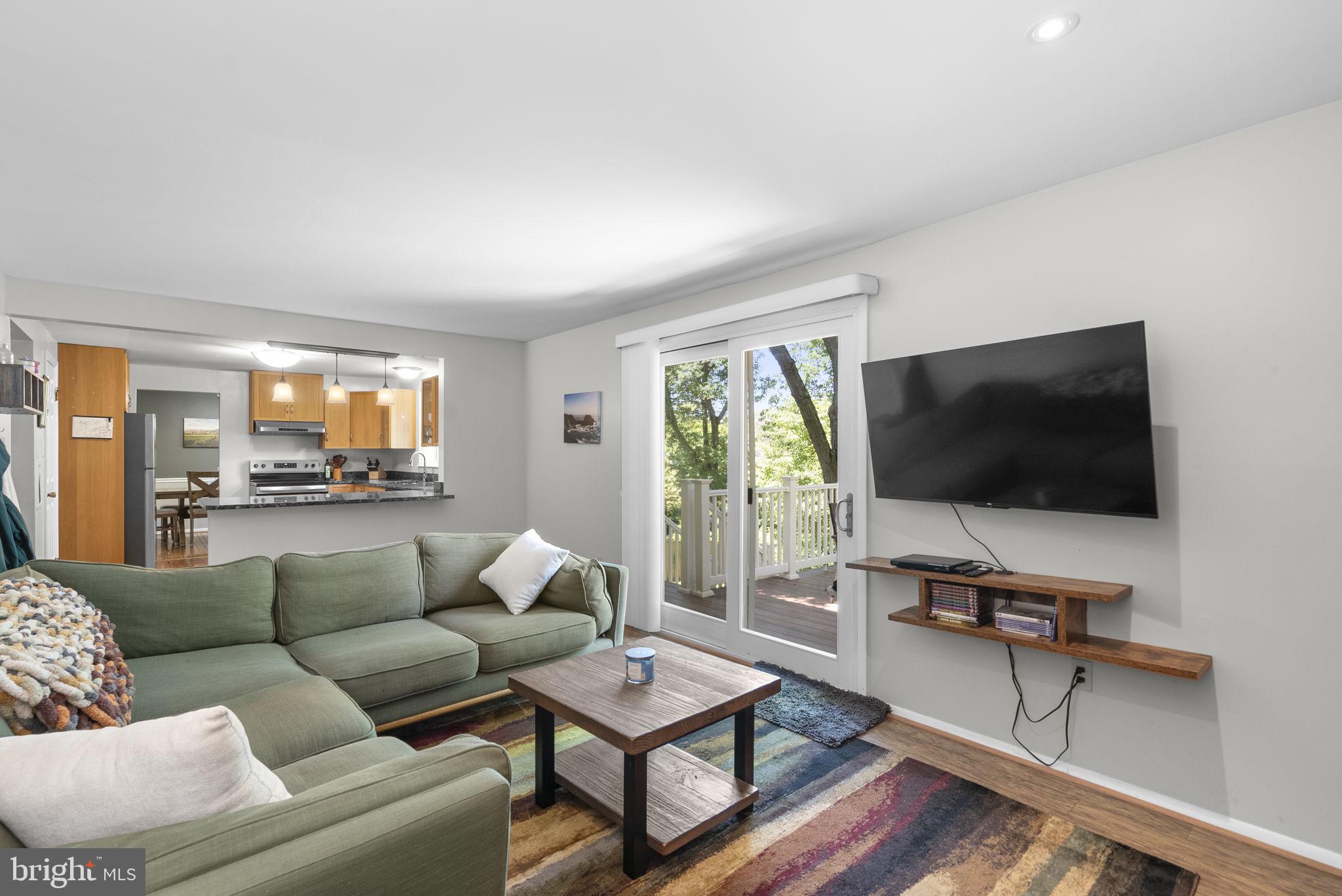 QUINCE ORCHARD MANOR - Residential