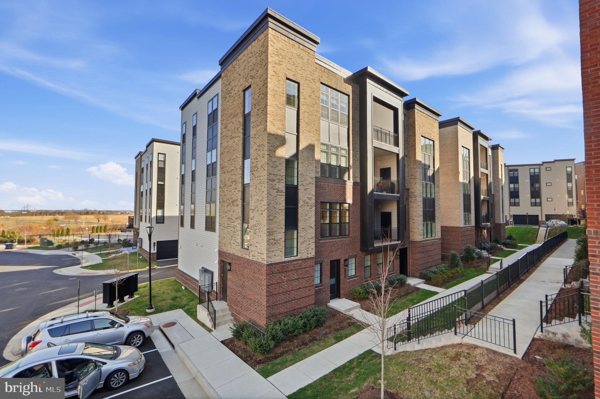 METRO WALK AT MOOREFIELD STATION - Residential