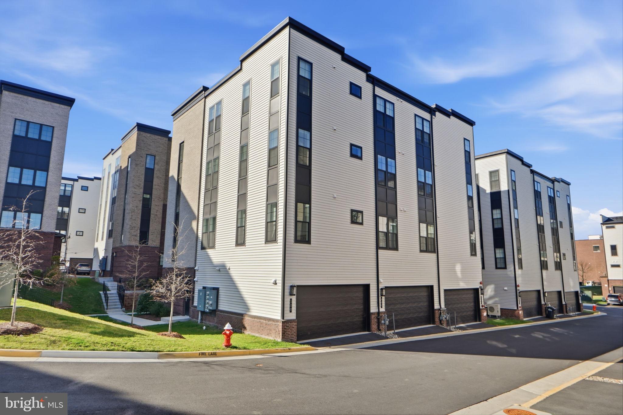 METRO WALK AT MOOREFIELD STATION - Residential