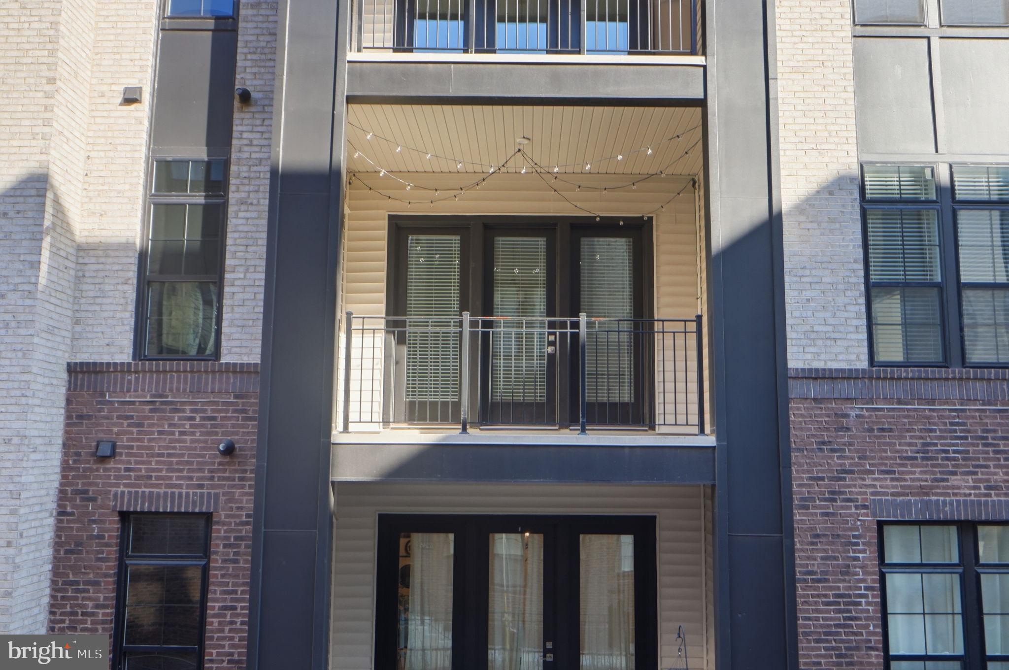 METRO WALK AT MOOREFIELD STATION - Residential