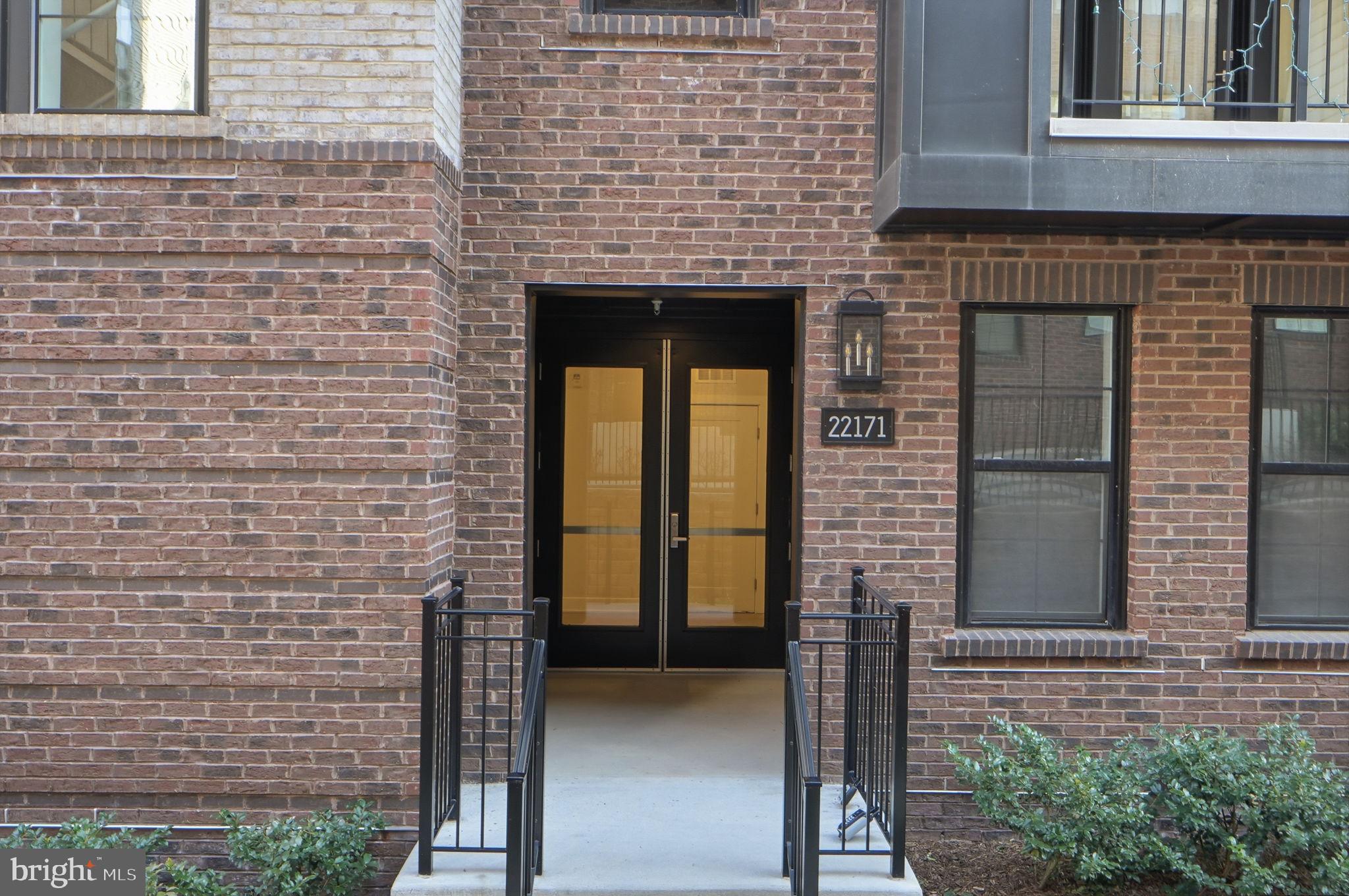METRO WALK AT MOOREFIELD STATION - Residential