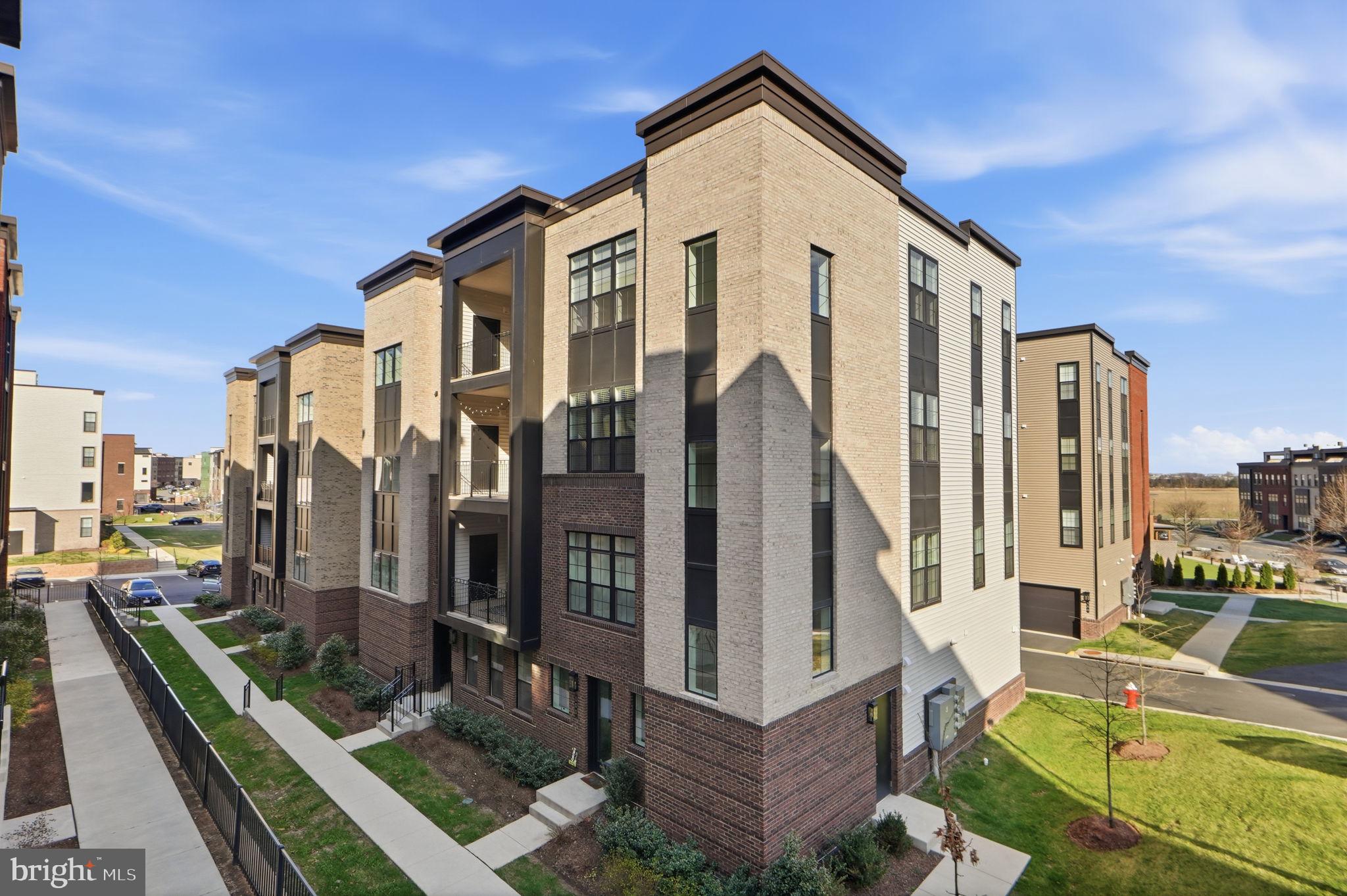 METRO WALK AT MOOREFIELD STATION - Residential