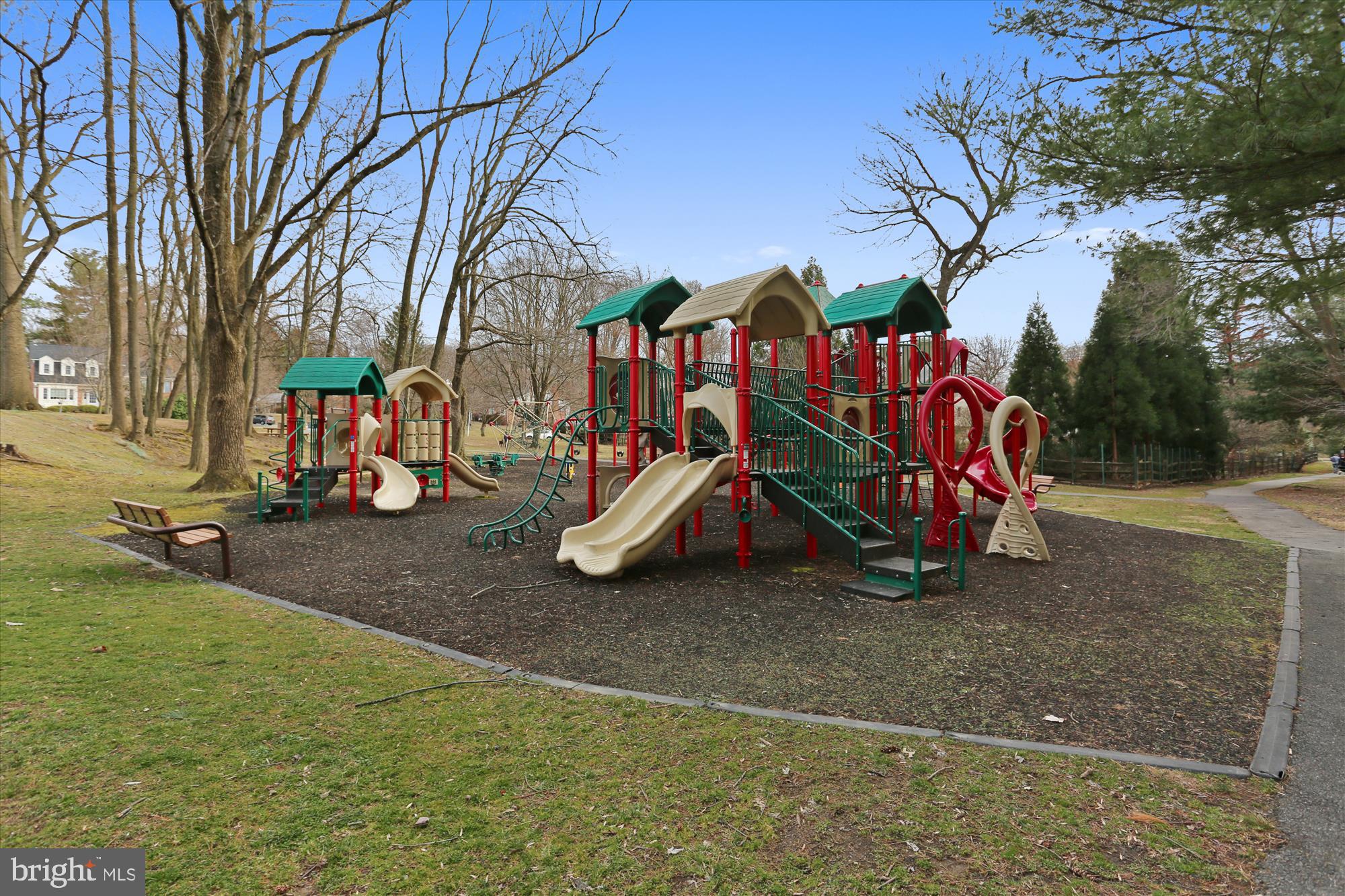 REGENT SQUARE - Residential