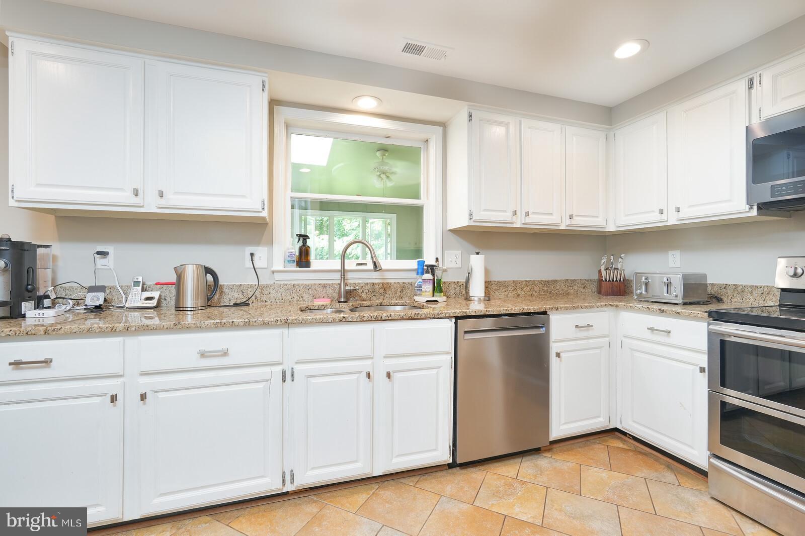 VILLAGE OF HICKORY RIDGE - Residential