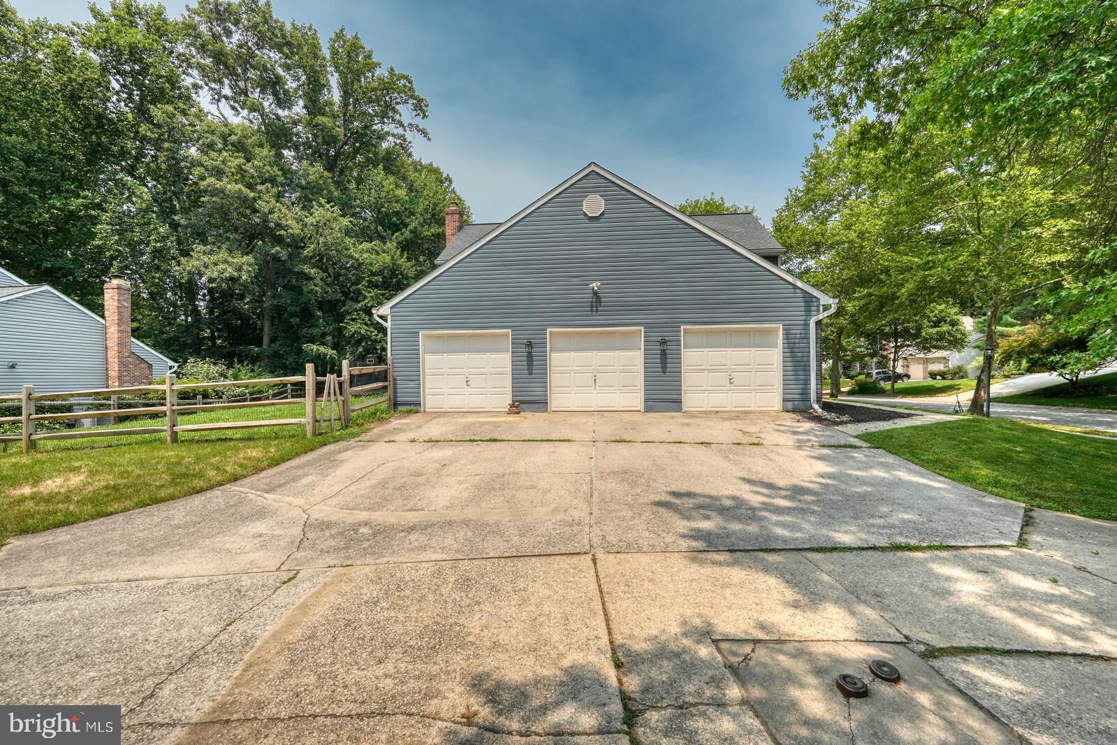 VILLAGE OF HICKORY RIDGE - Residential