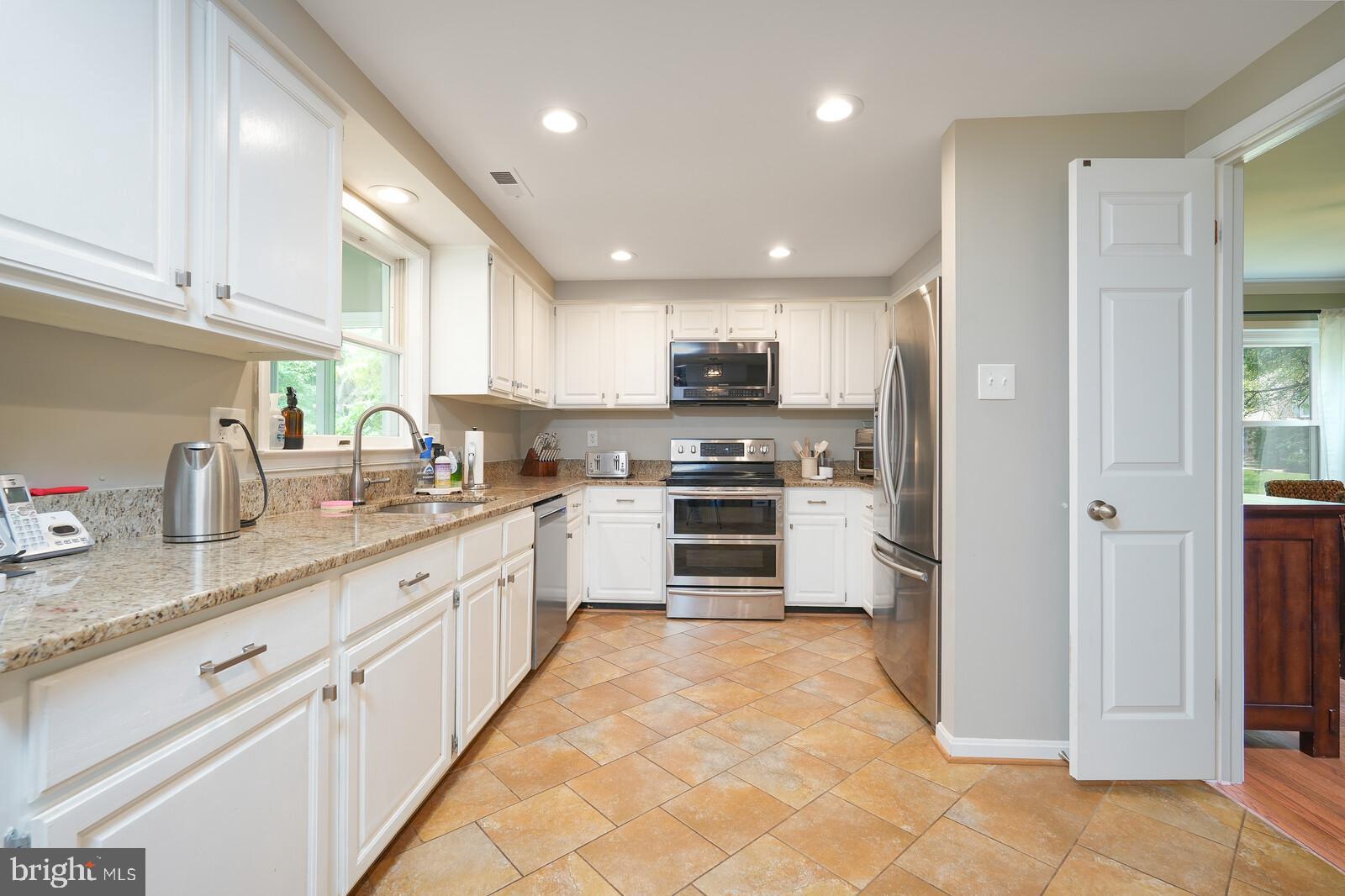 VILLAGE OF HICKORY RIDGE - Residential