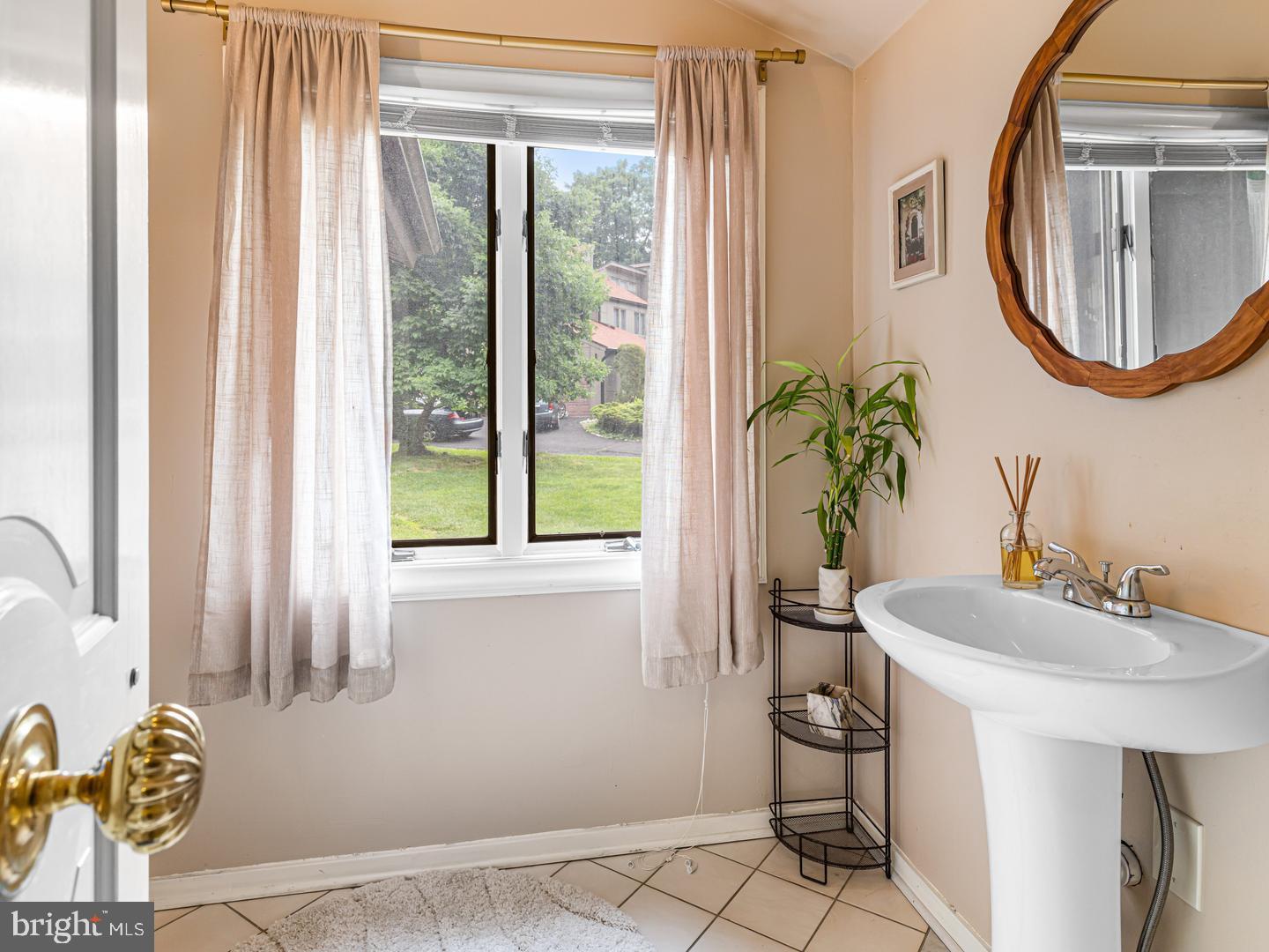 HUNTINGDON VALLEY - Residential