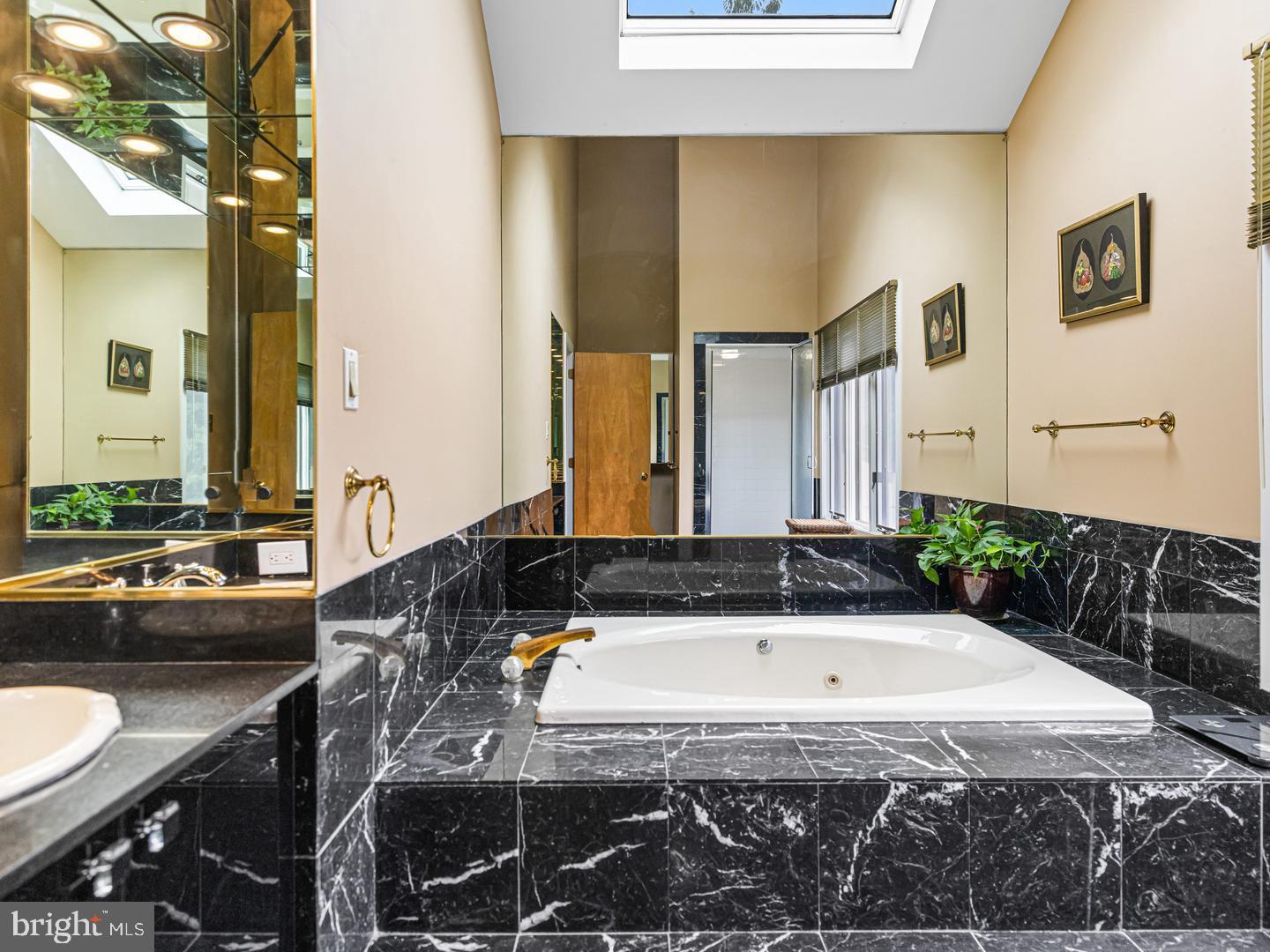 HUNTINGDON VALLEY - Residential
