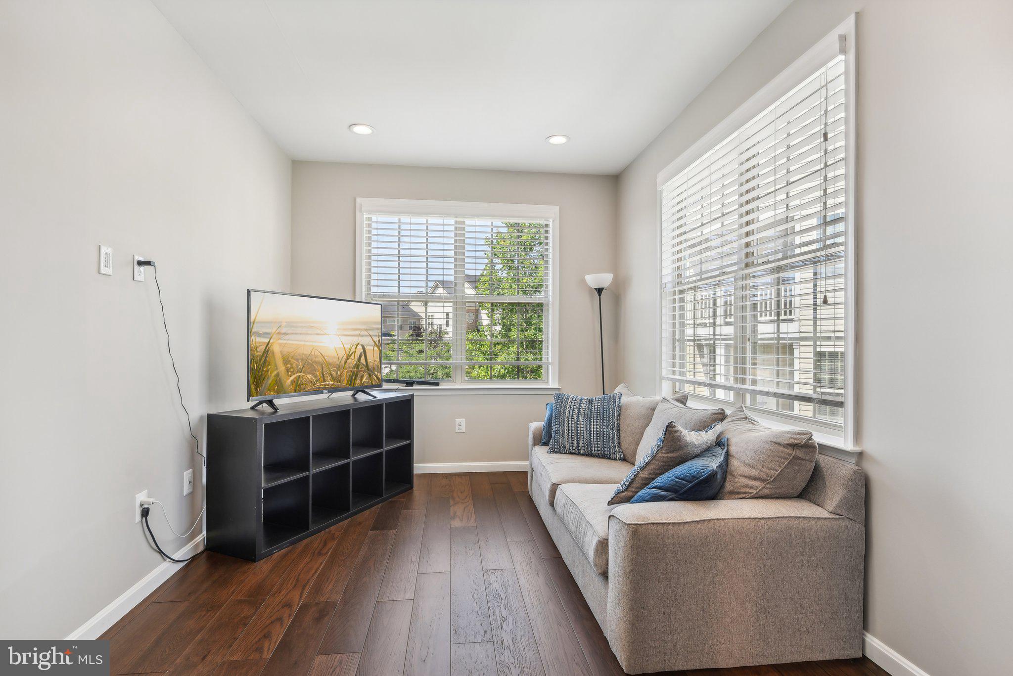 WOODMORE TOWNE CENTRE - Residential