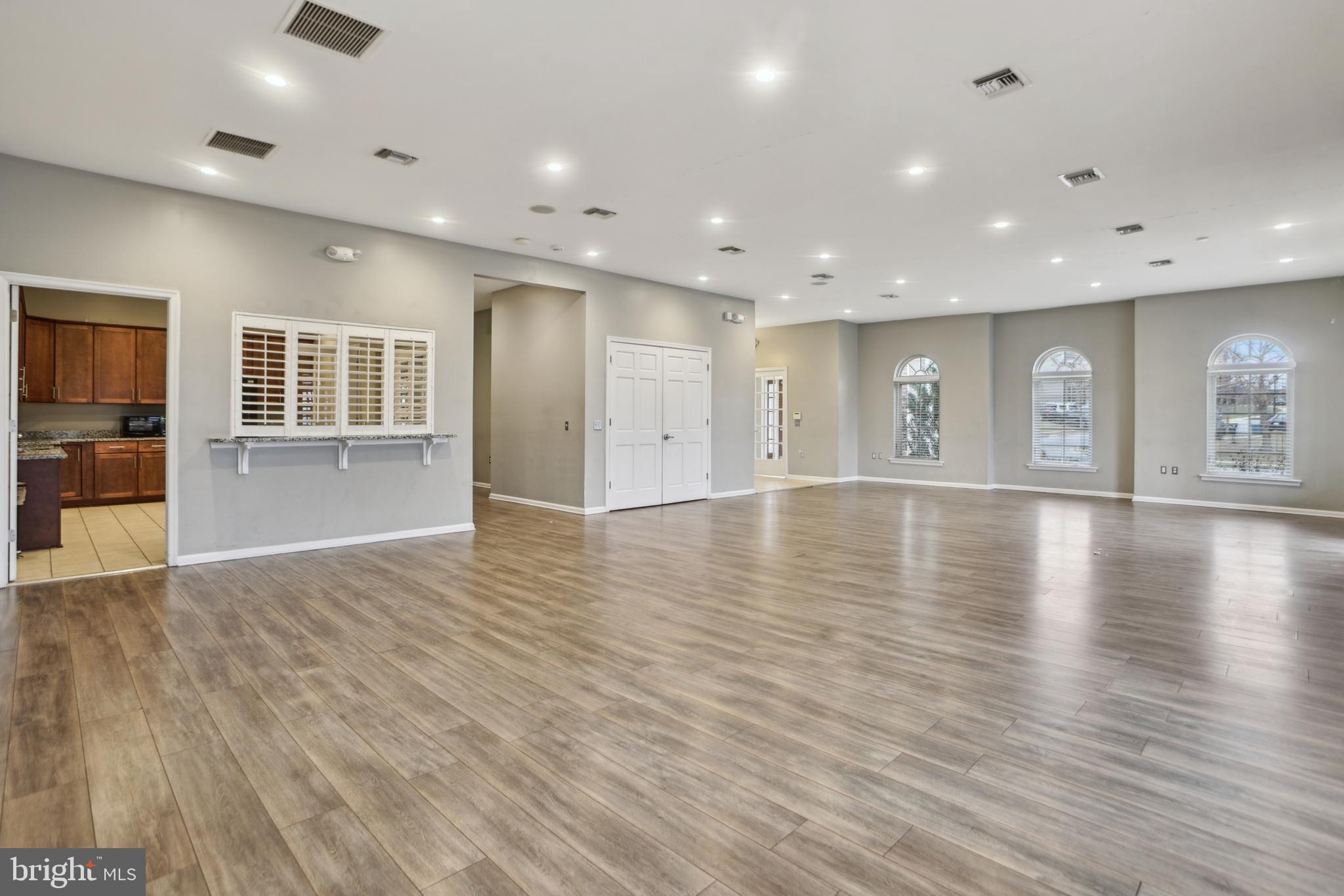 WOODMORE TOWNE CENTRE - Residential
