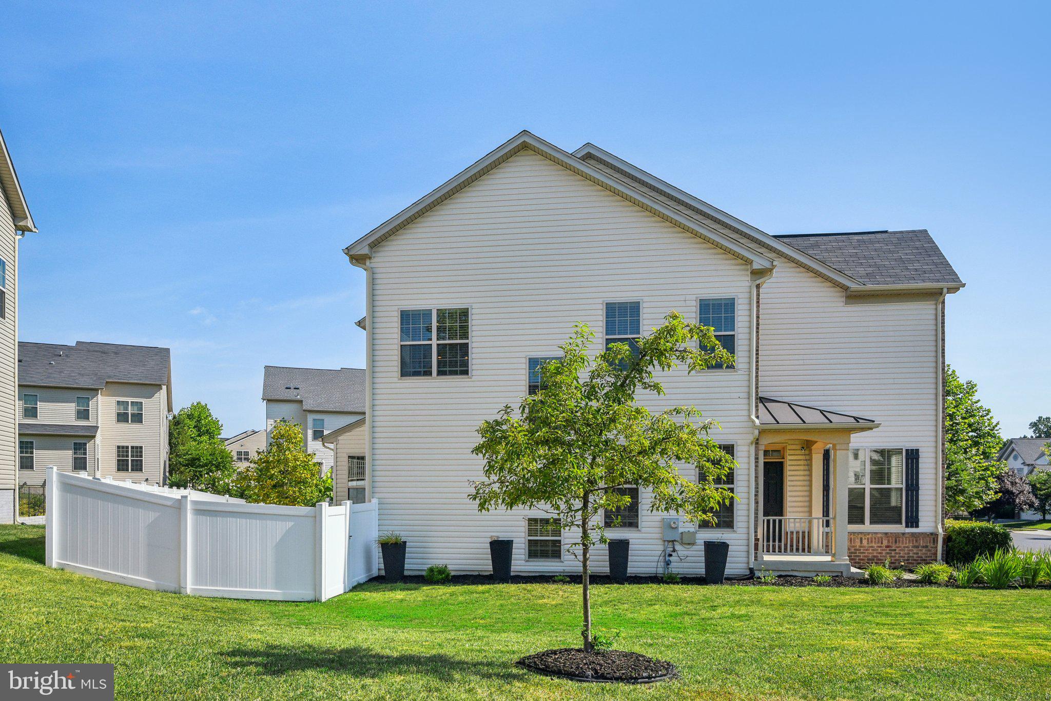 WOODMORE TOWNE CENTRE - Residential