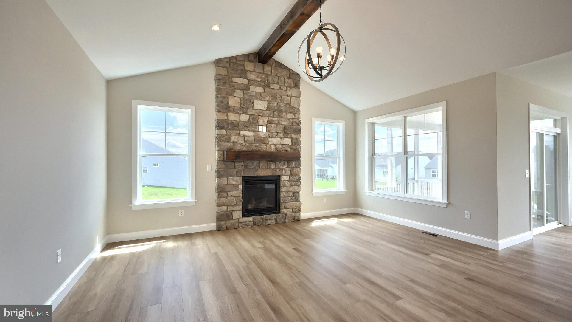 WINDING CREEK - Residential