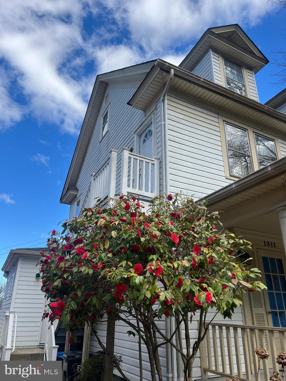*24 HOUR SHOWING NOTICE*

Rent includes: Water/Sewer, Trash Pick-Up, Gas Heat, High Speed Internet.

Enjoy living in this restored upper level apartment near UMW! Separate entrance, beautiful wood floors. Full bath with clawfoot tub. Full kitchen, tray ceiling, well maintained. Washer/Dryer on site.

NO pets, students, smoking - NO exceptions. Apartment is for 1 person ONLY. Applicants must have minimum credit score of 650 or higher, 3 x rent in gross income.
