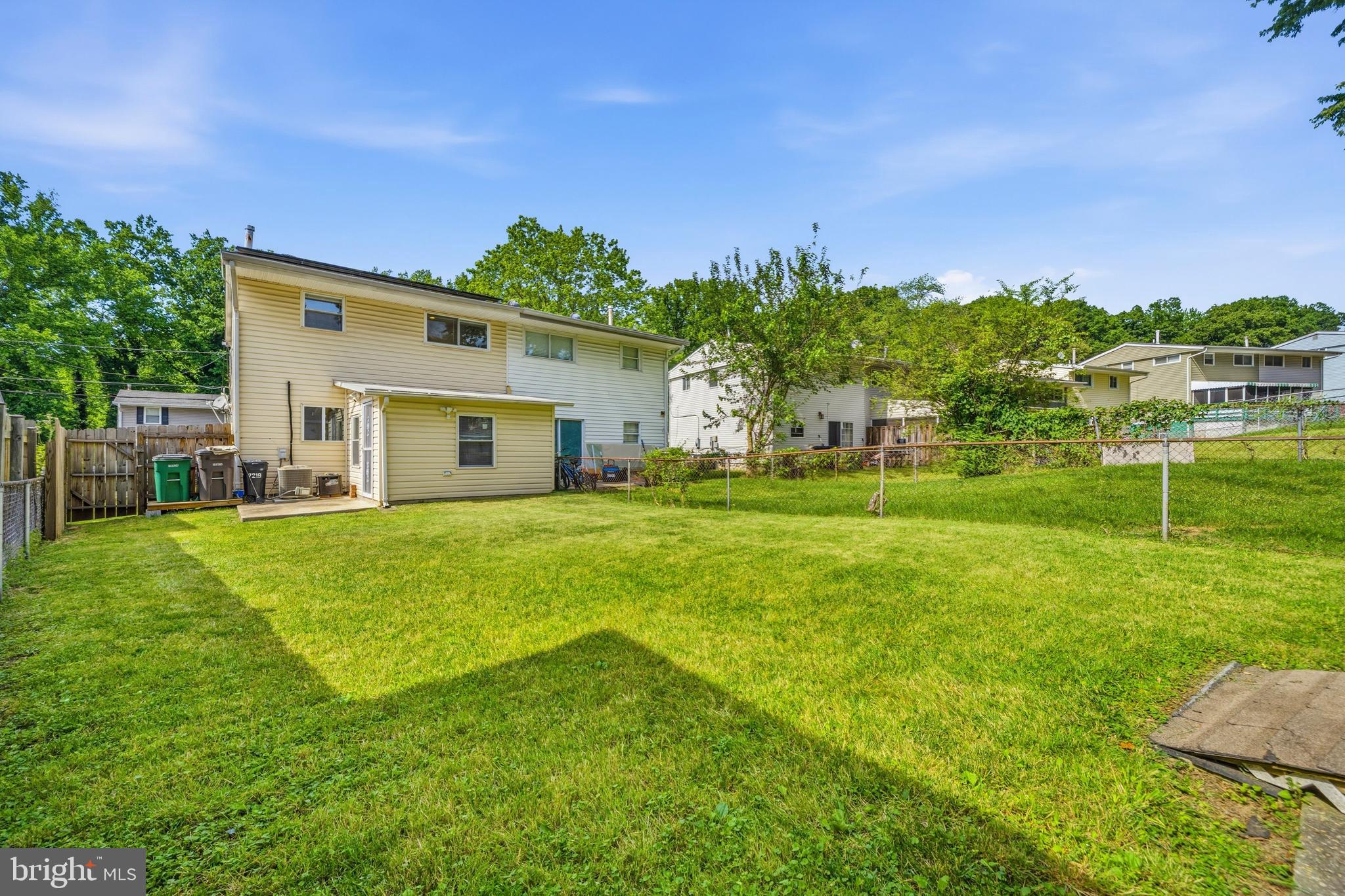 HOLLY PARK - Residential