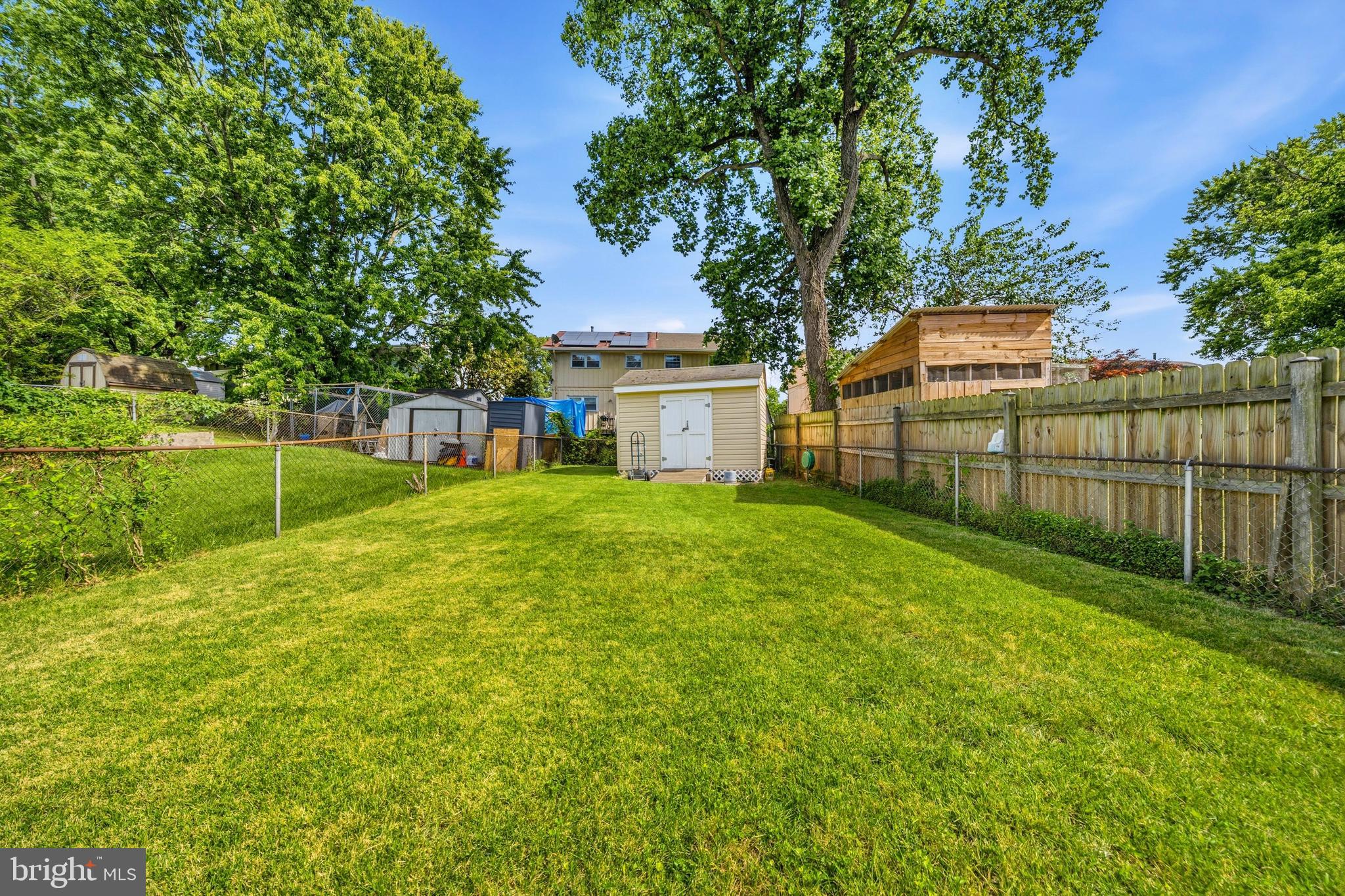 HOLLY PARK - Residential