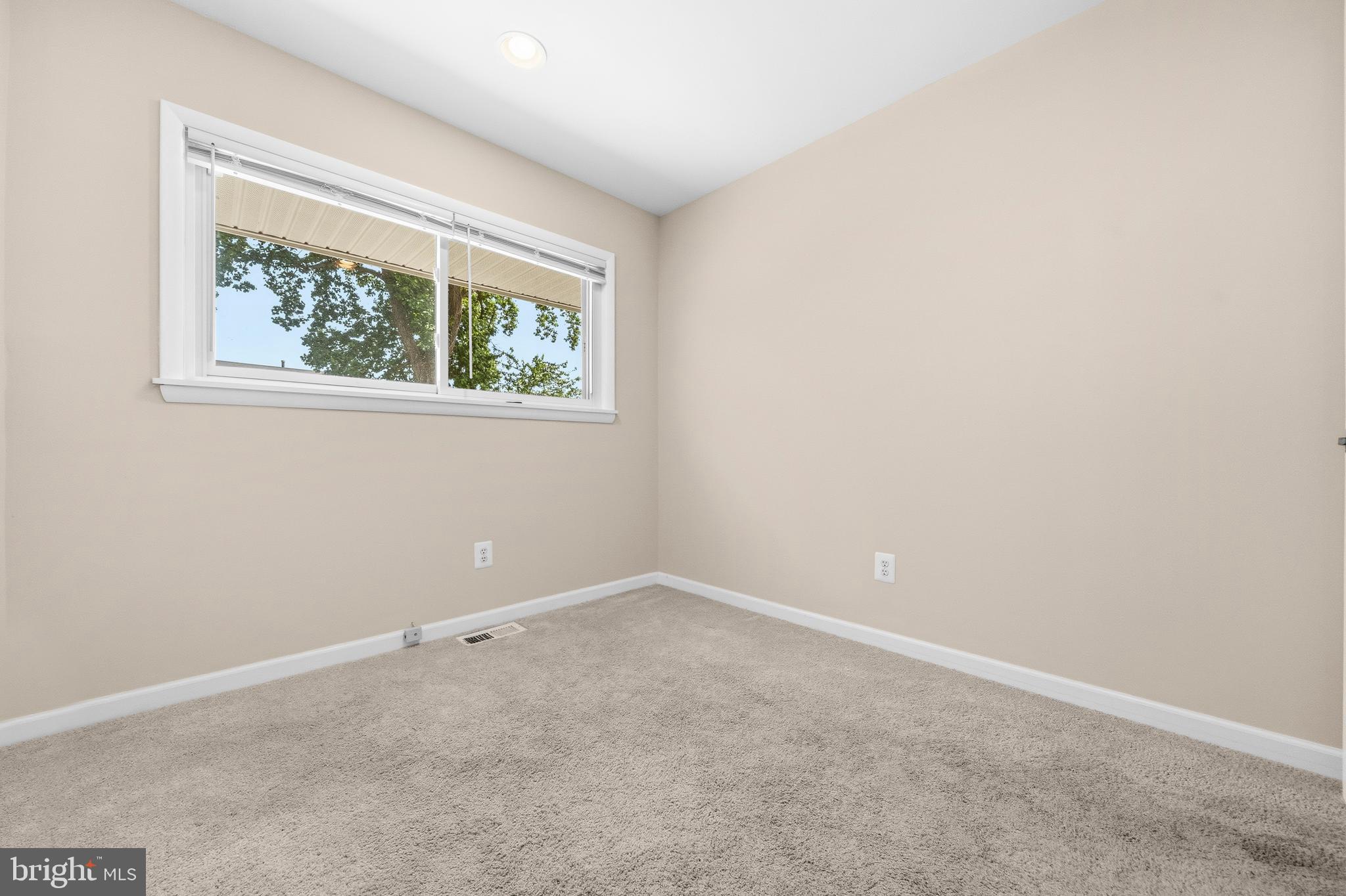HOLLY PARK - Residential