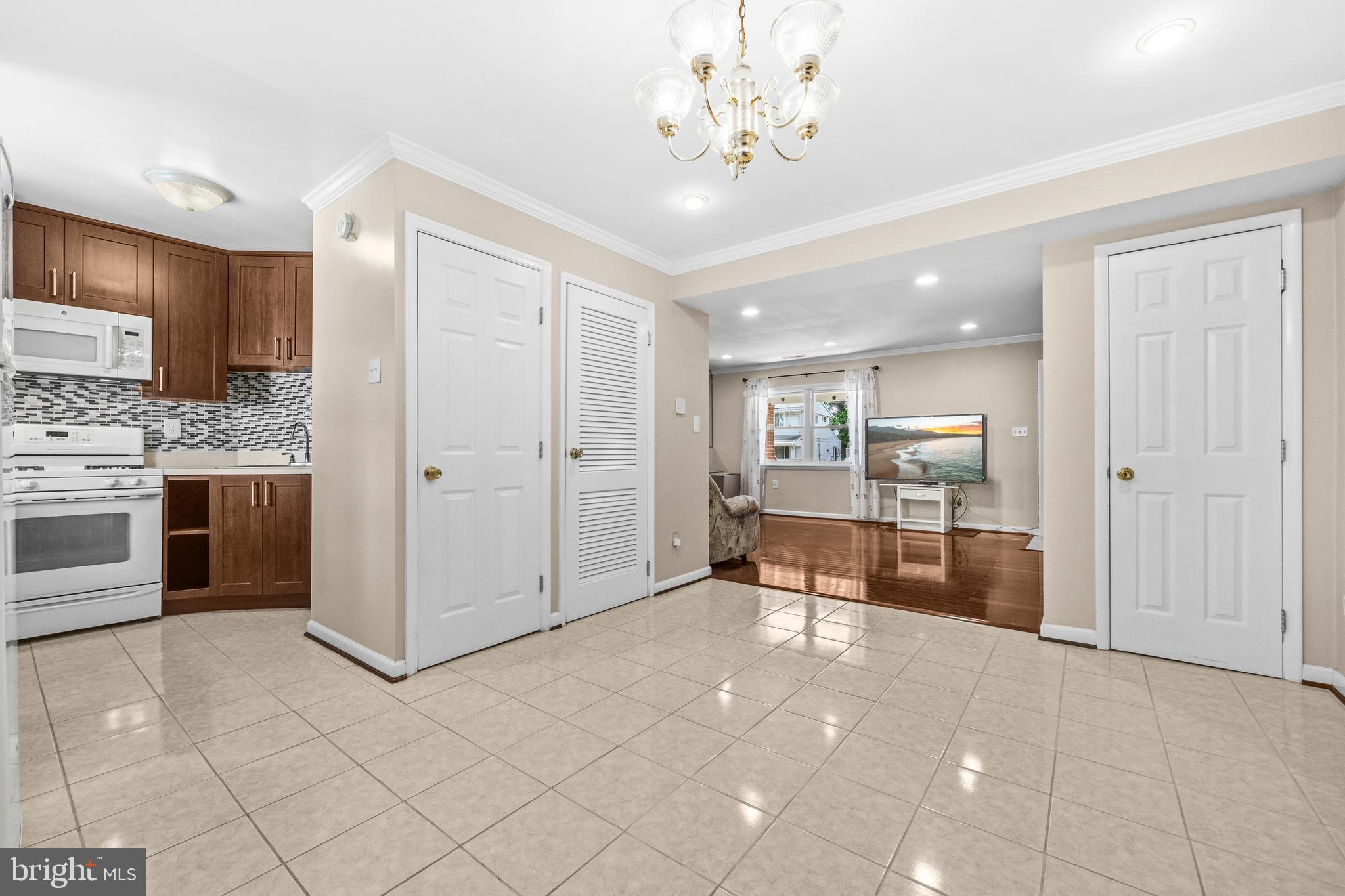 HOLLY PARK - Residential