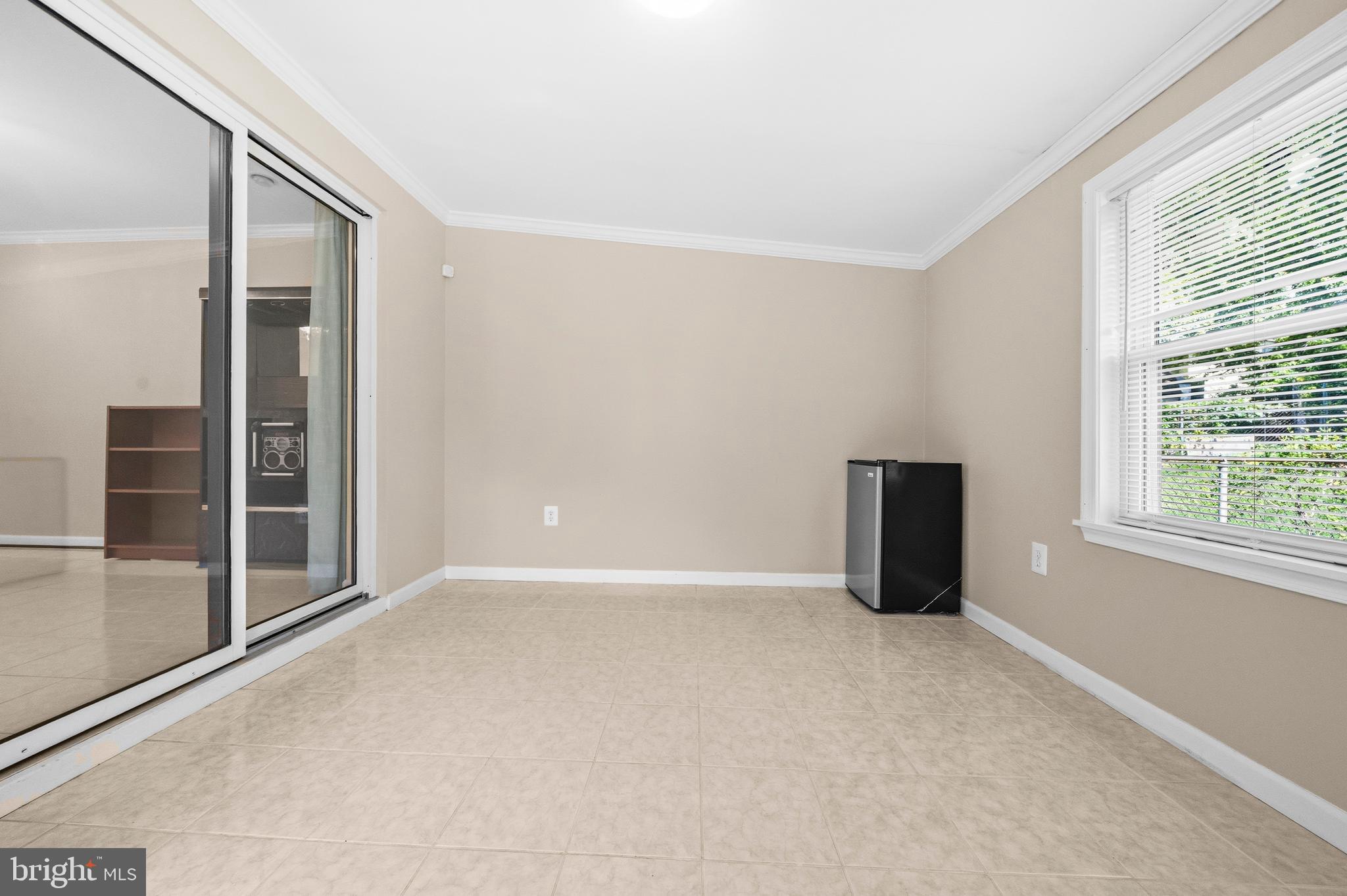 HOLLY PARK - Residential