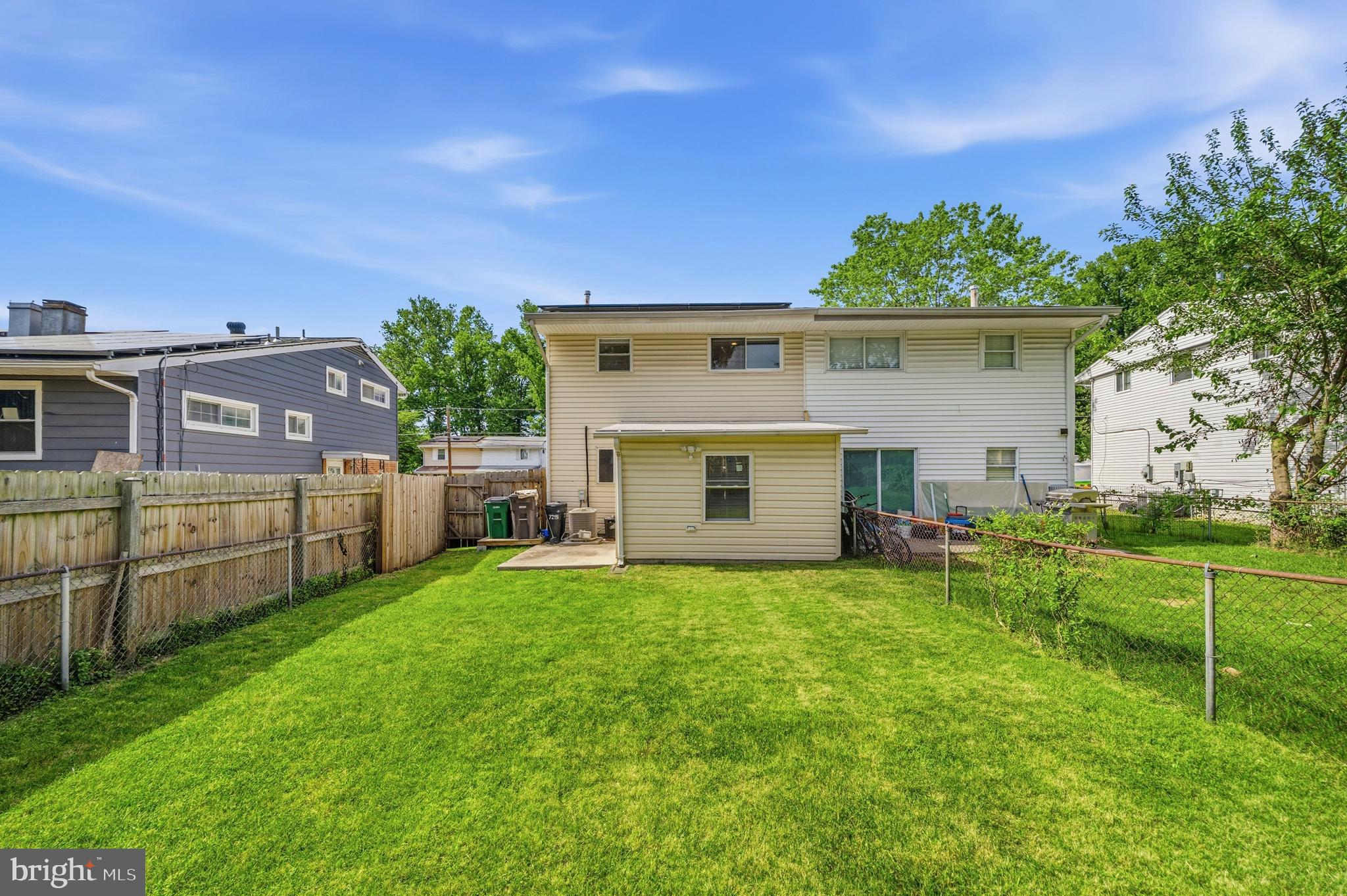 HOLLY PARK - Residential