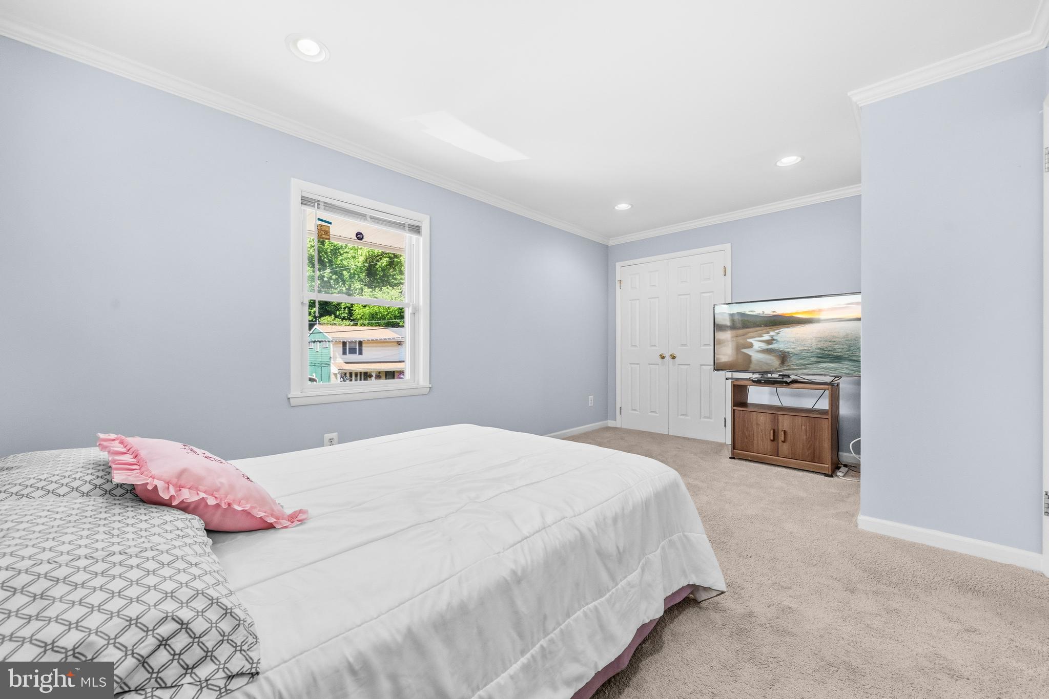HOLLY PARK - Residential