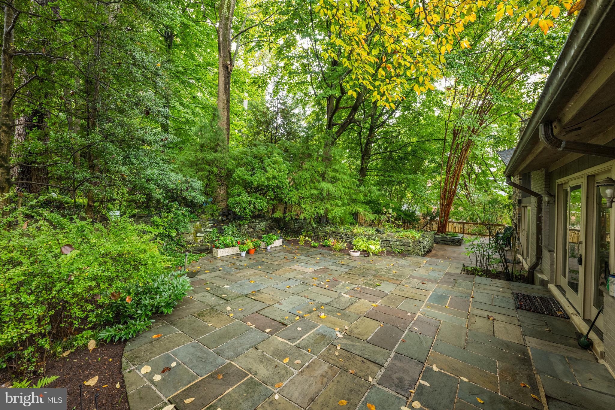 BANNOCKBURN ESTATES - Residential