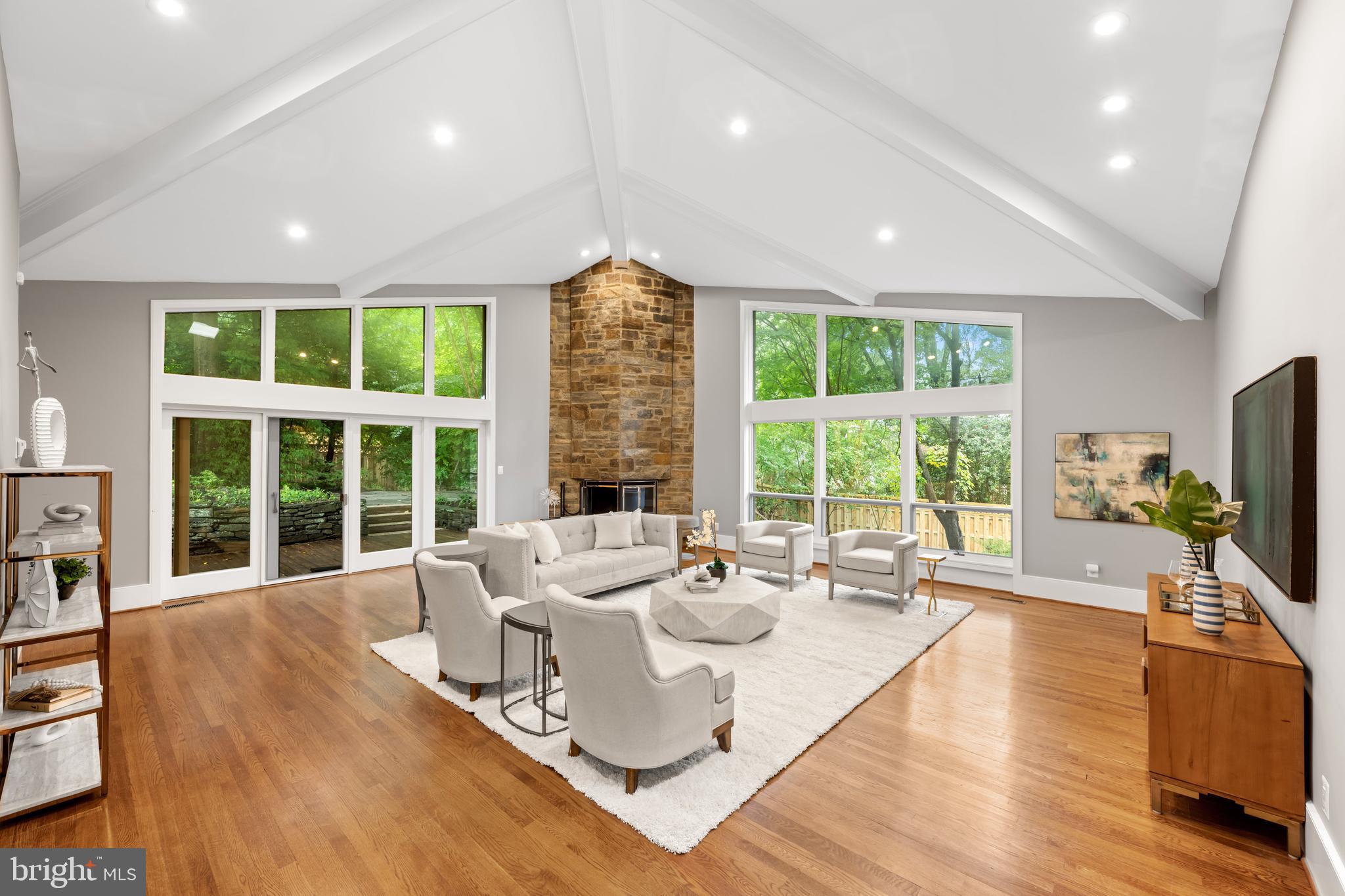 BANNOCKBURN ESTATES - Residential
