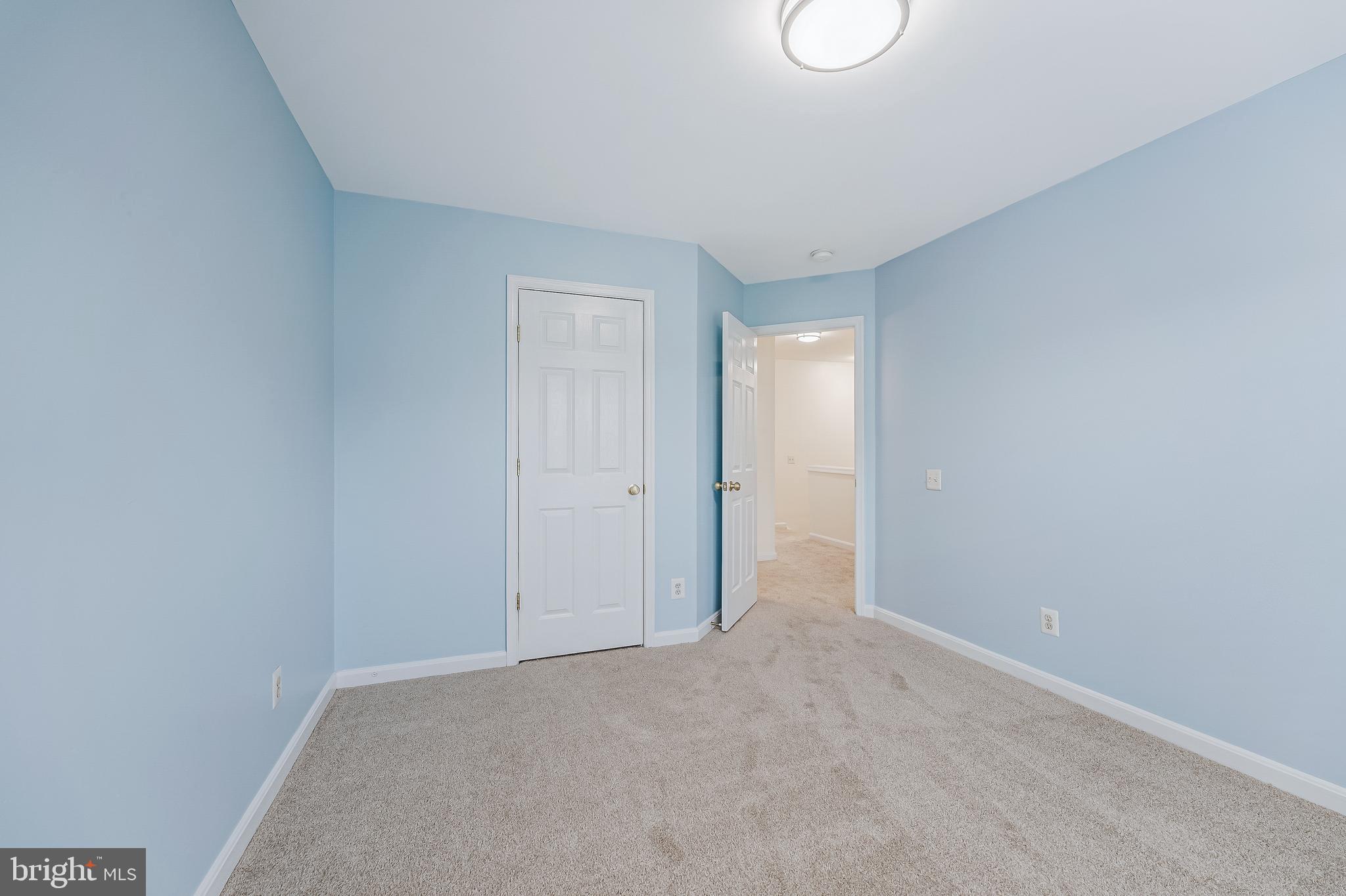 THE COURTS OF FOX MILL - Residential