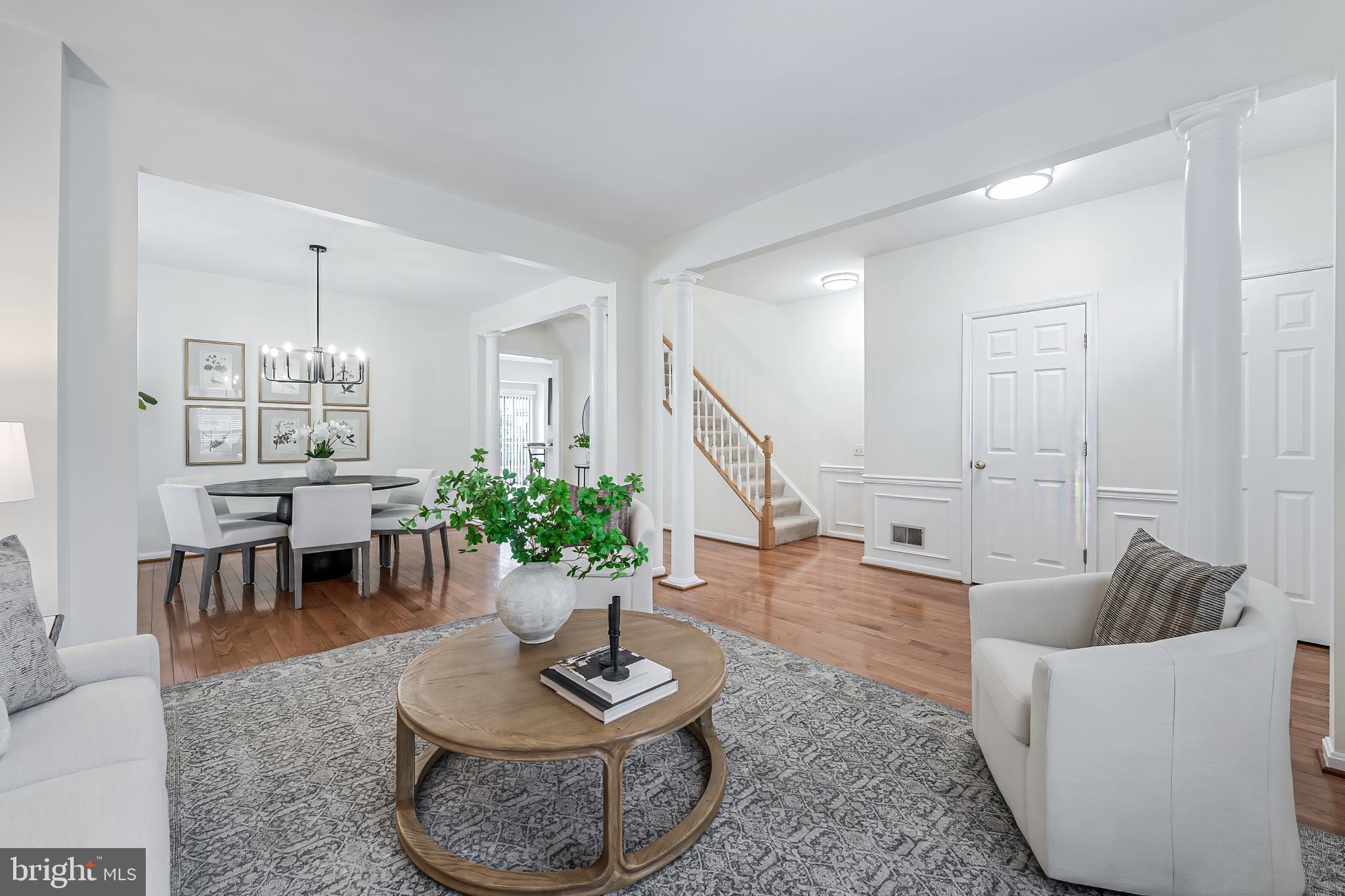THE COURTS OF FOX MILL - Residential