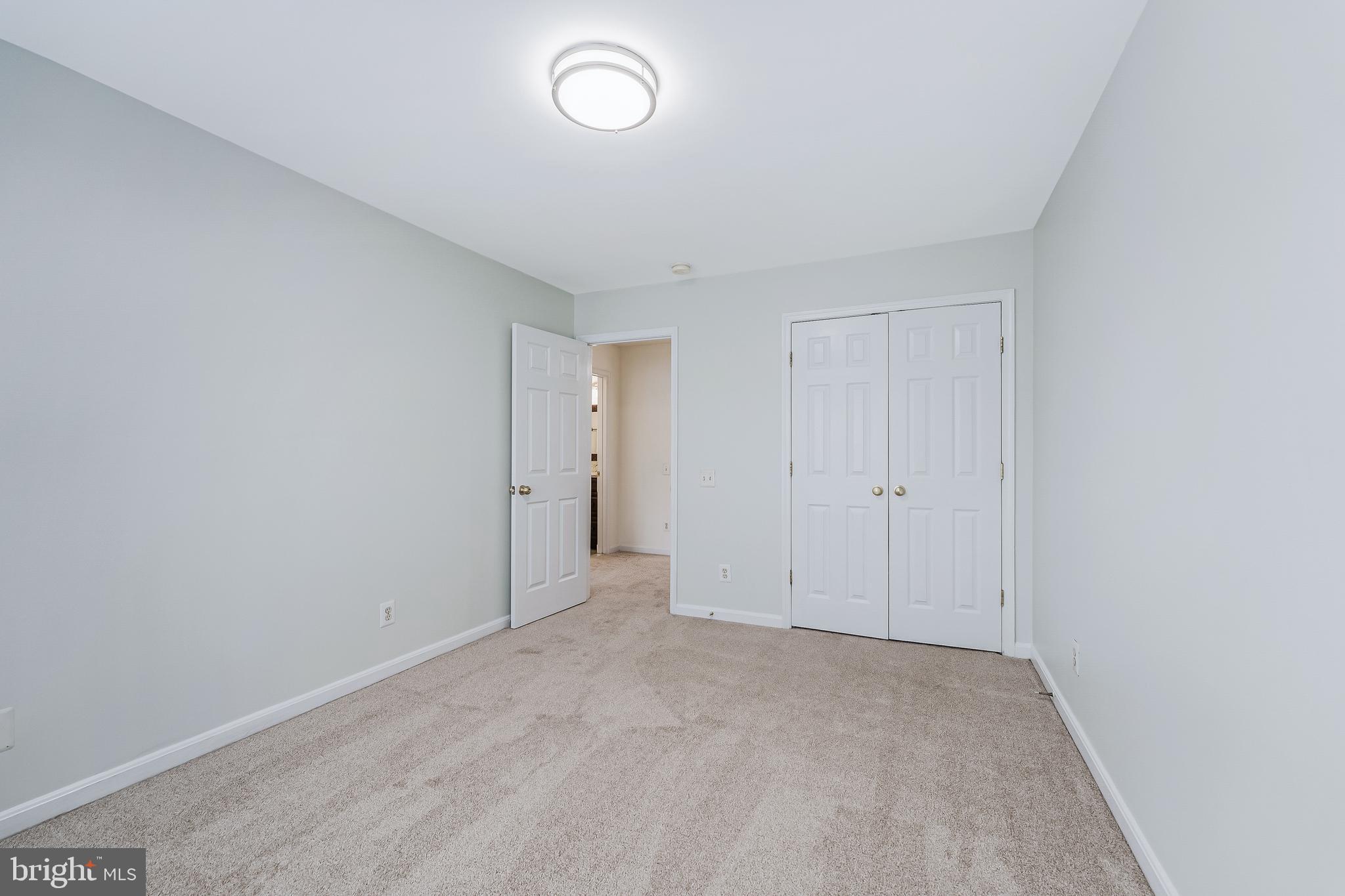 THE COURTS OF FOX MILL - Residential