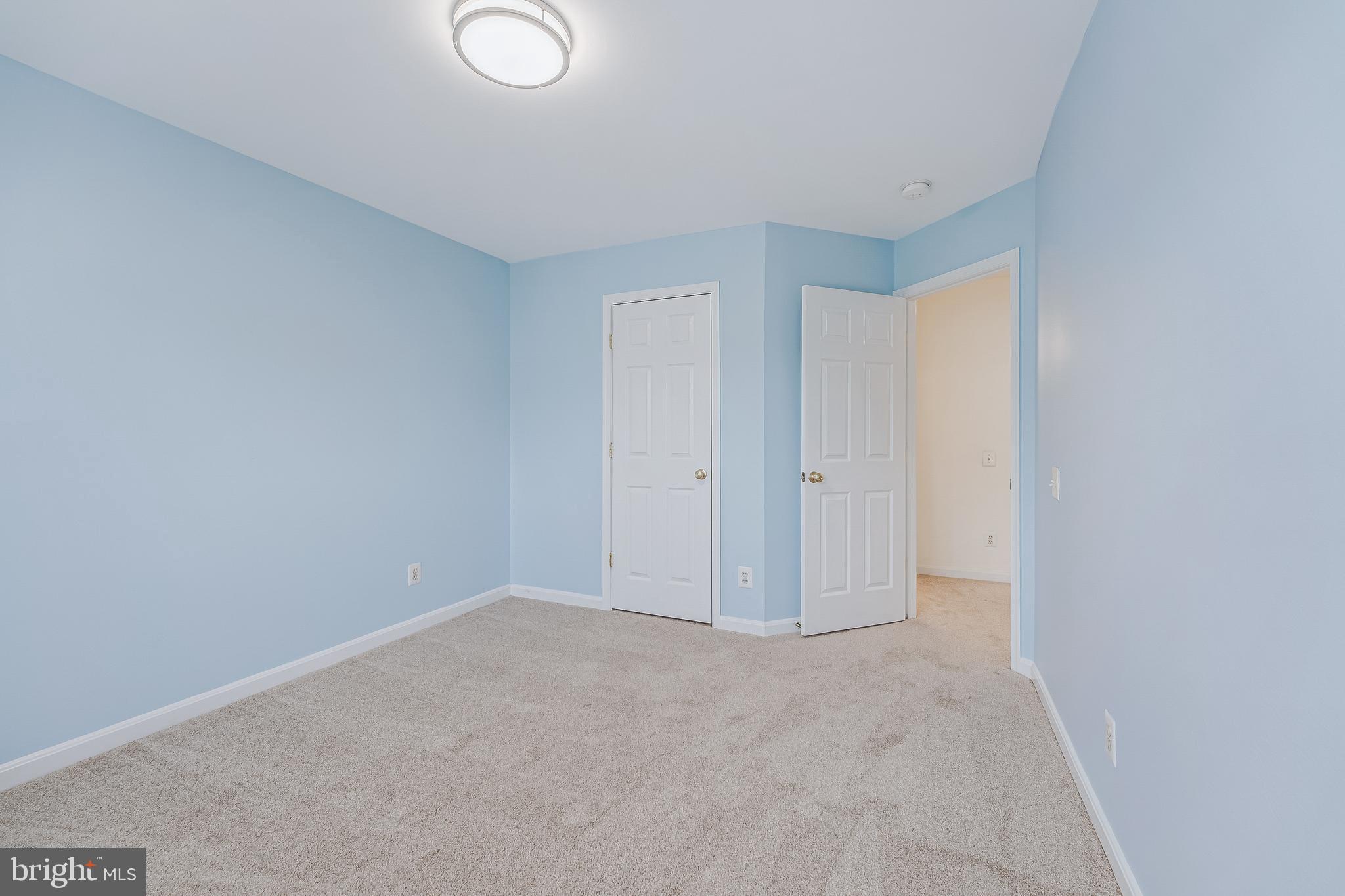 THE COURTS OF FOX MILL - Residential