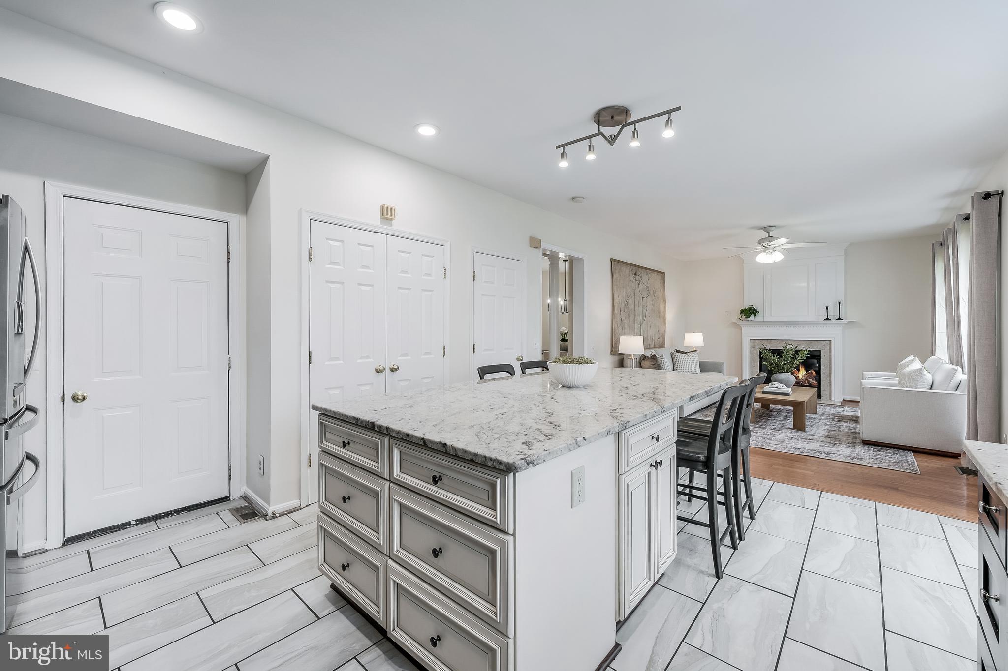 THE COURTS OF FOX MILL - Residential