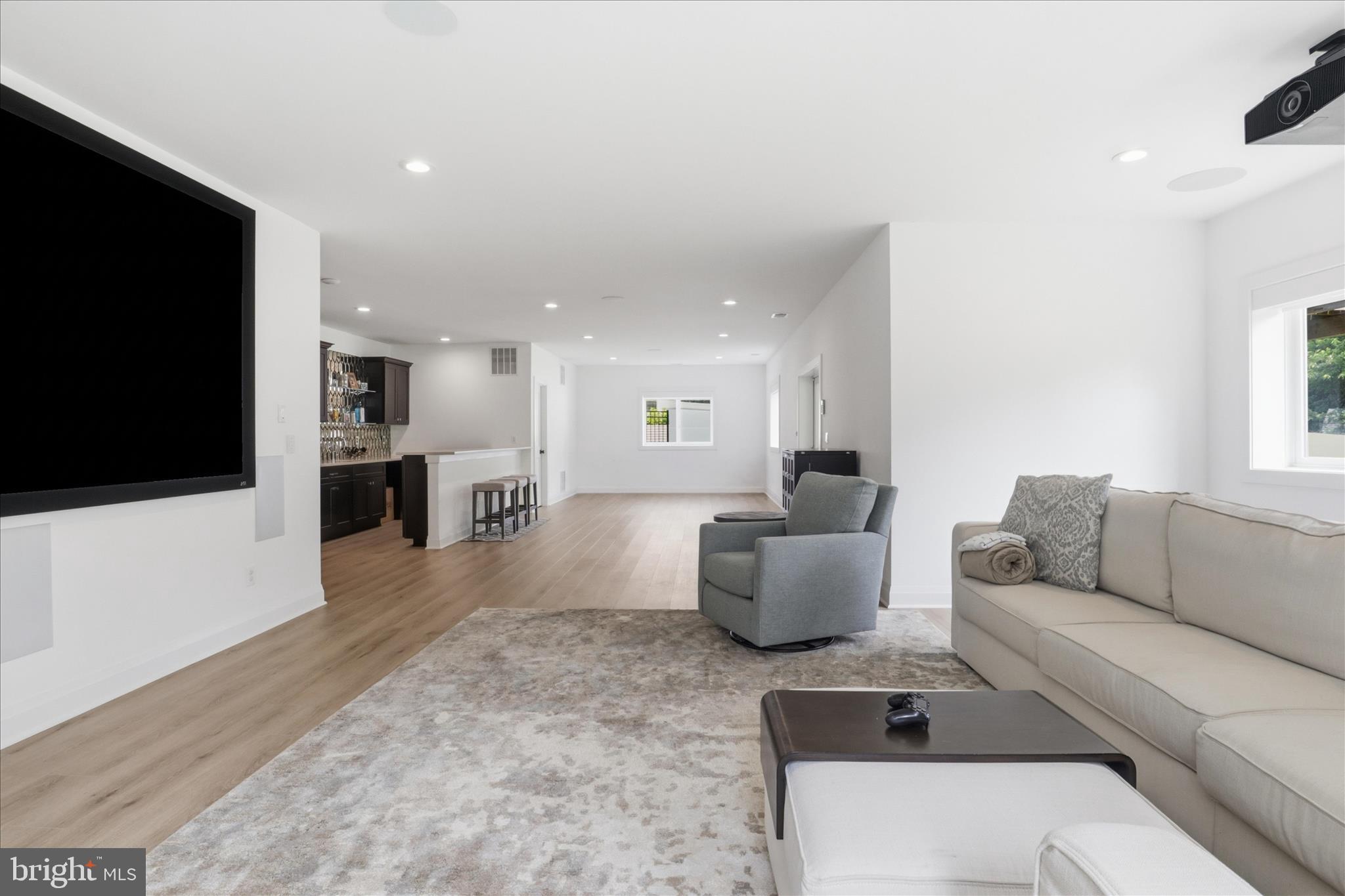 EAST VIENNA WOODS - Residential