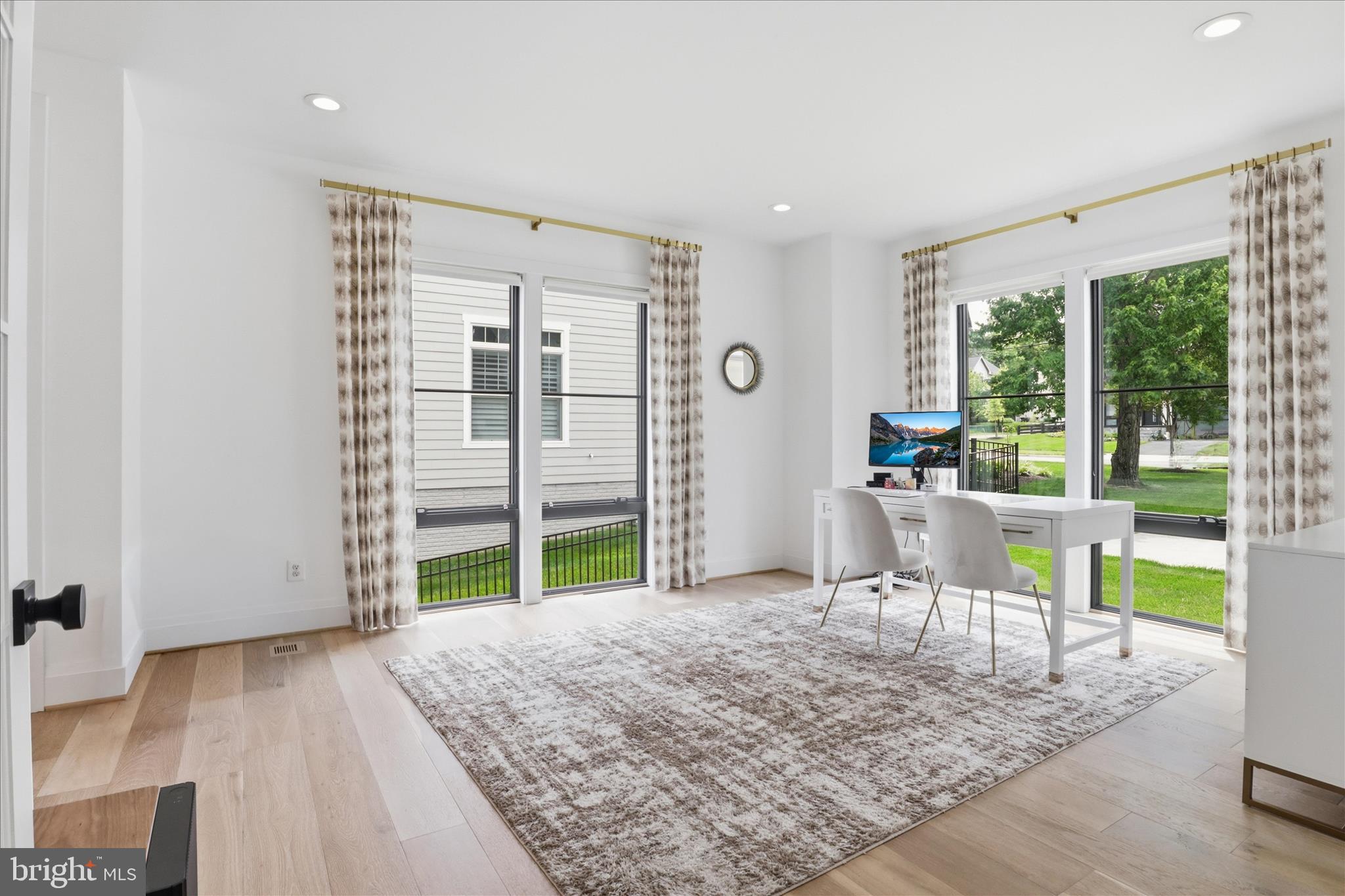 EAST VIENNA WOODS - Residential