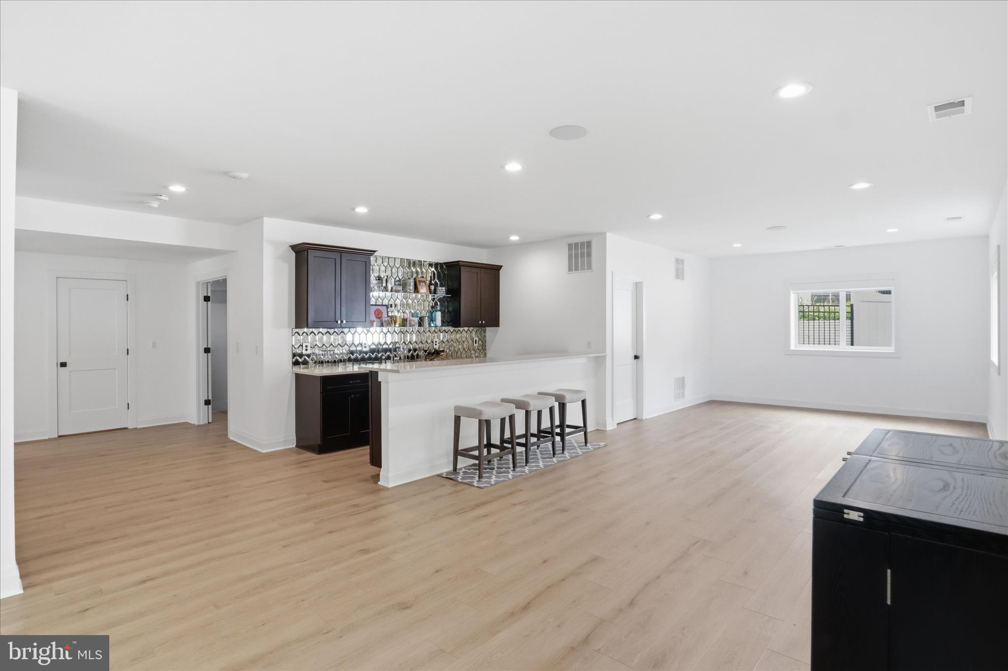 EAST VIENNA WOODS - Residential
