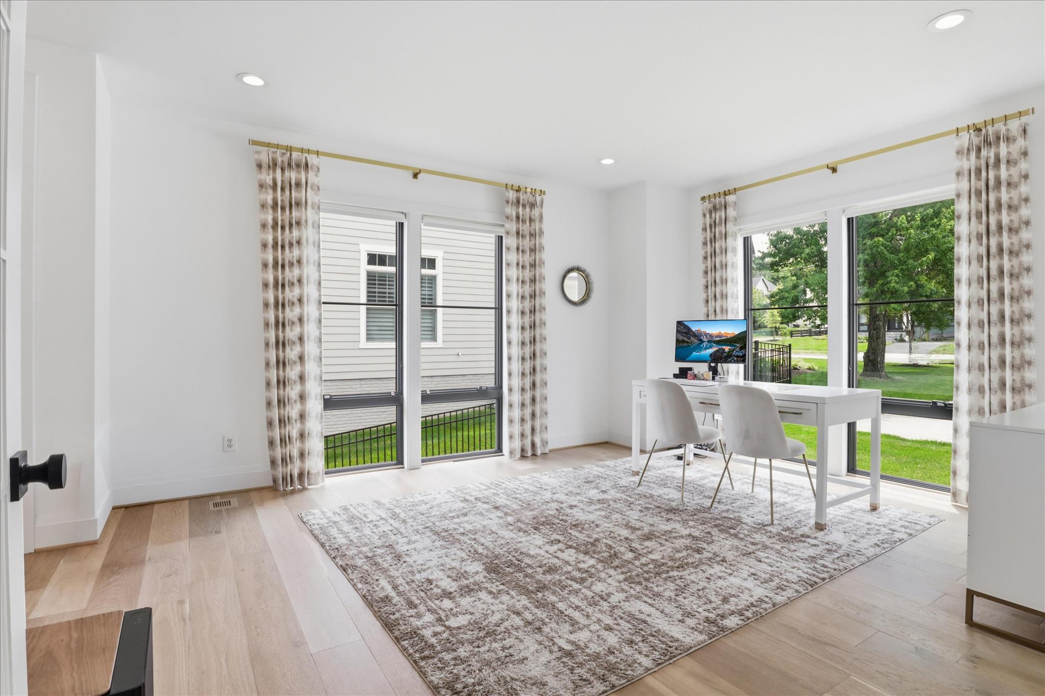 EAST VIENNA WOODS - Residential