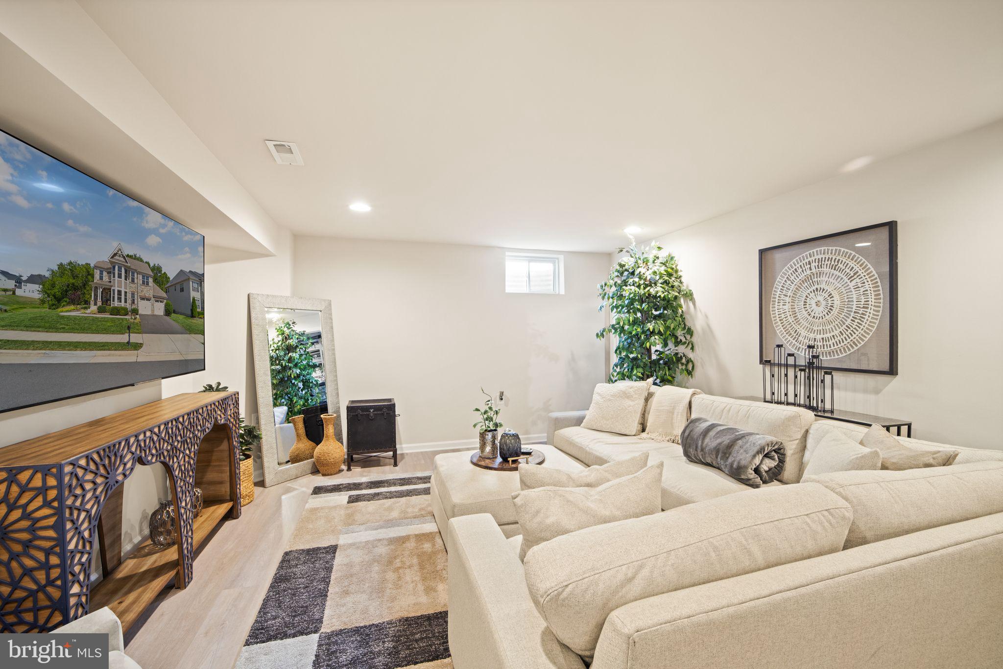 BRENTWOOD SPRINGS - Residential