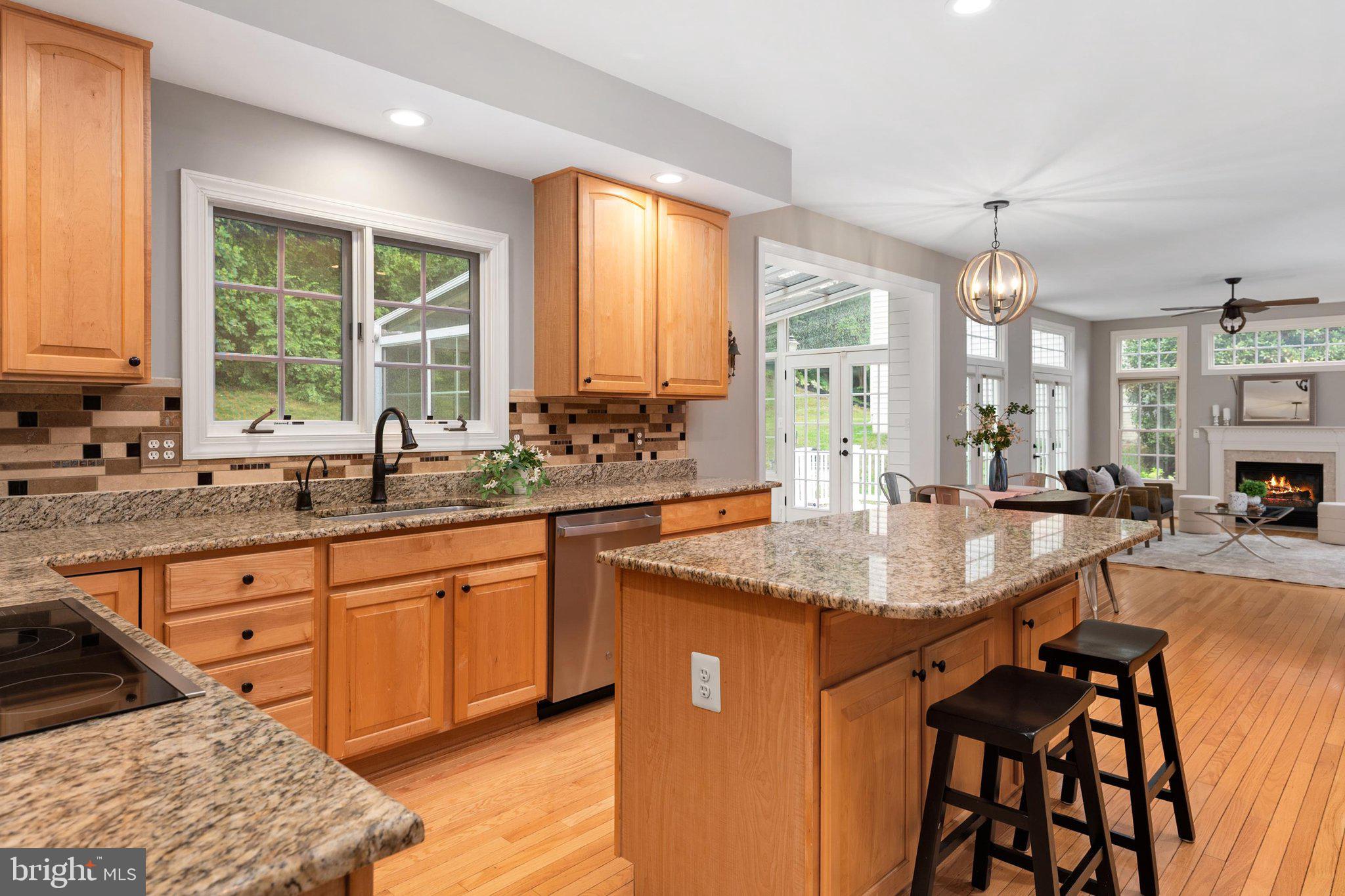 SOUTH RIVER COLONY - Residential