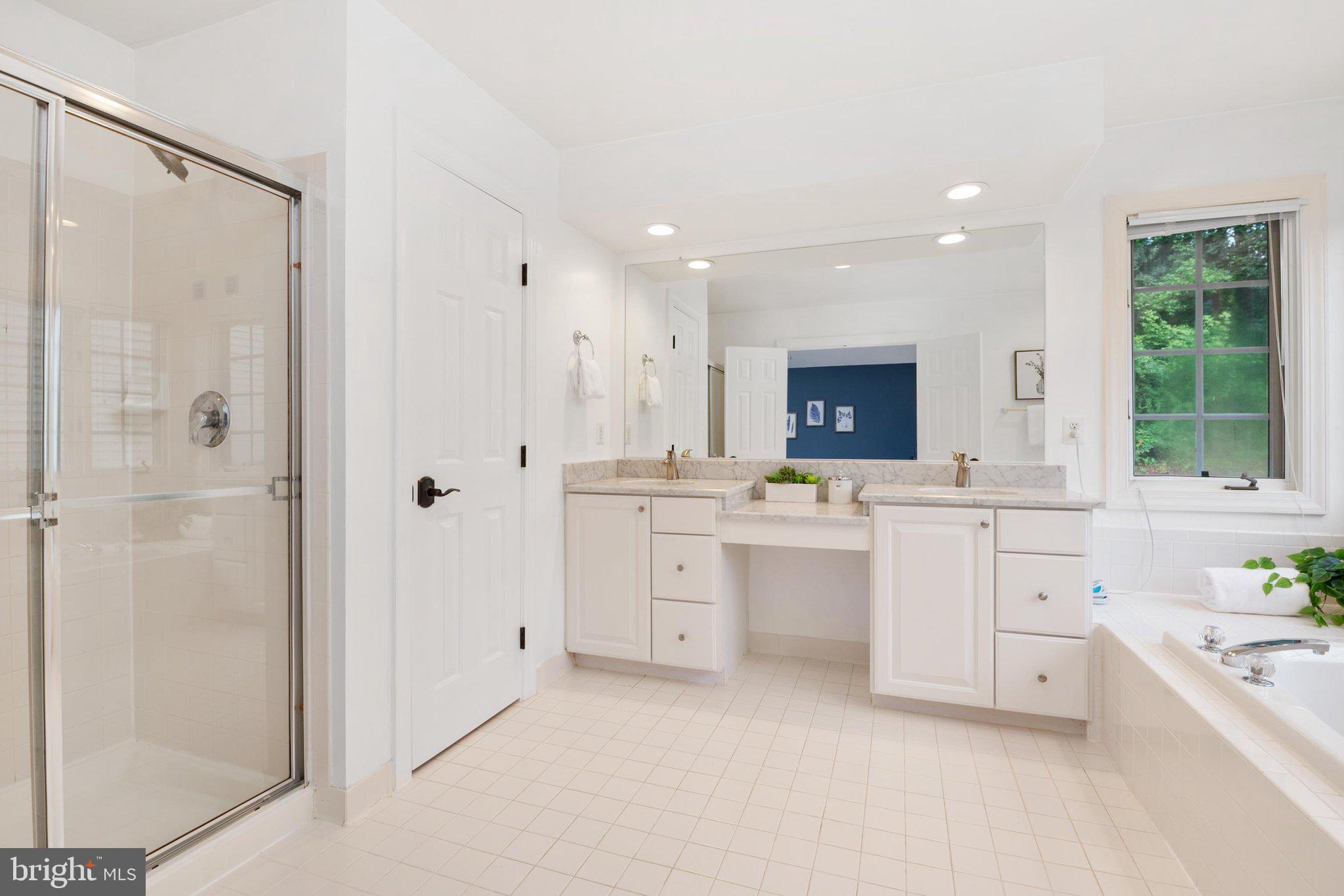 SOUTH RIVER COLONY - Residential