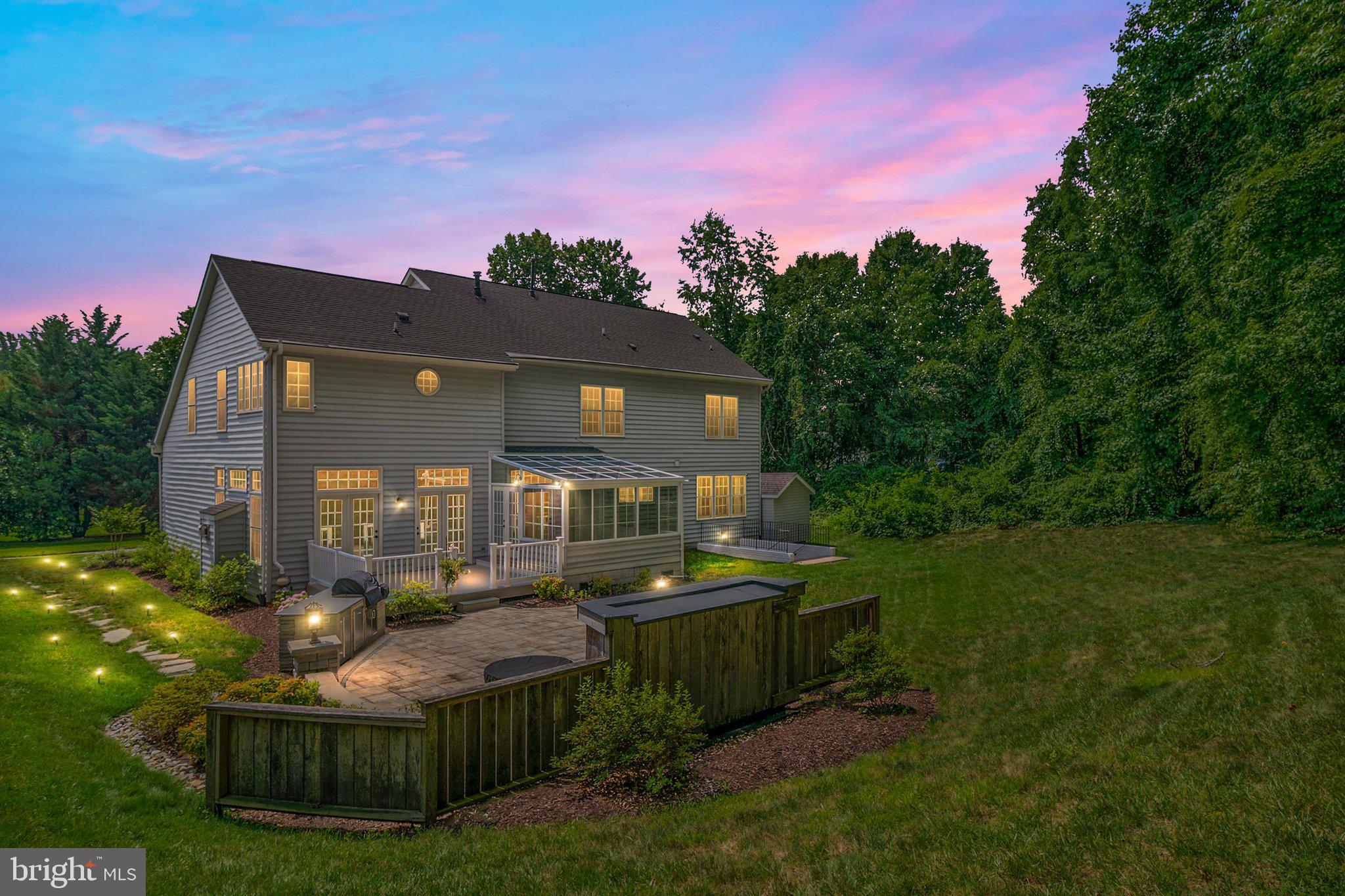 SOUTH RIVER COLONY - Residential