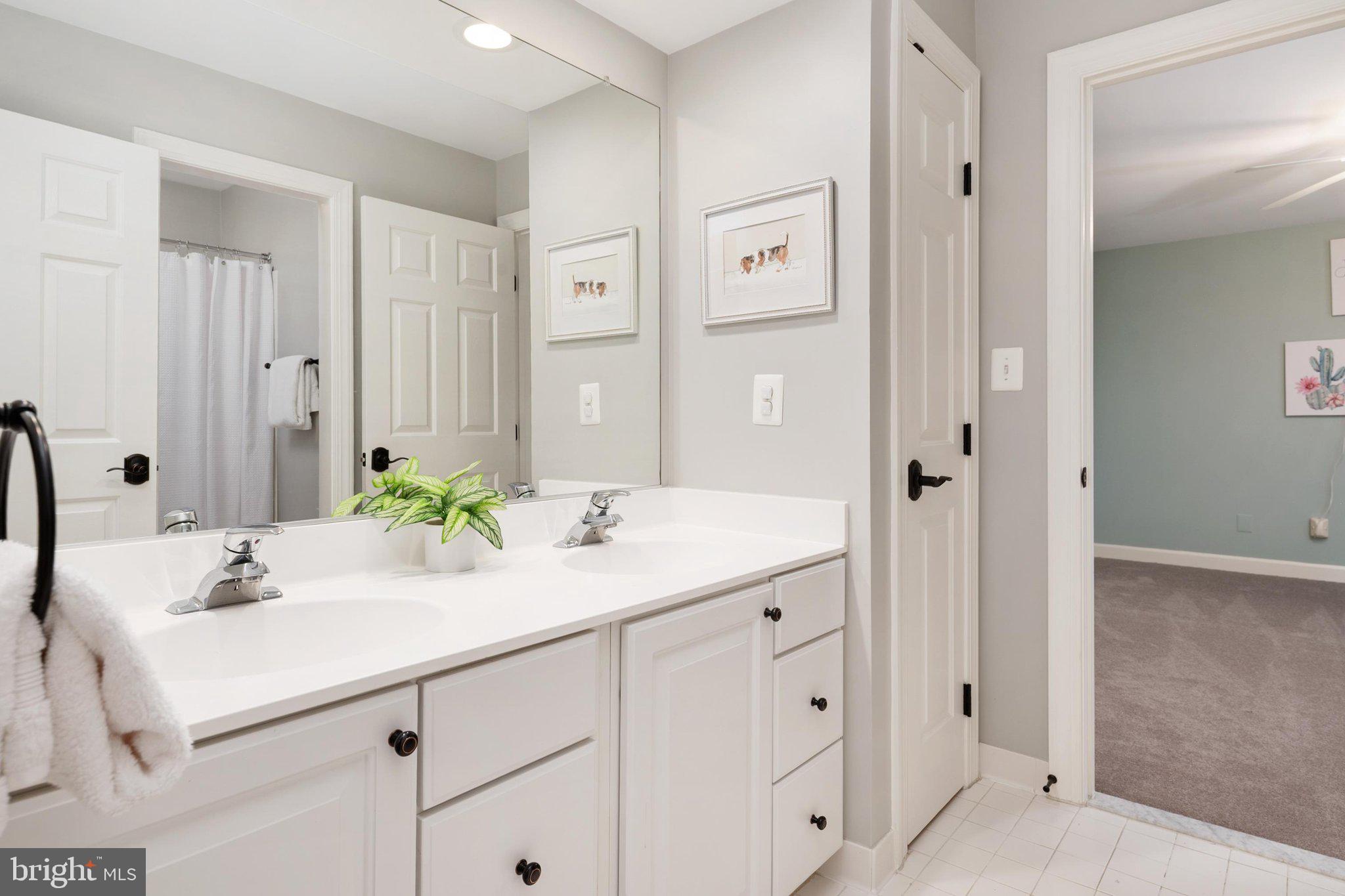 SOUTH RIVER COLONY - Residential