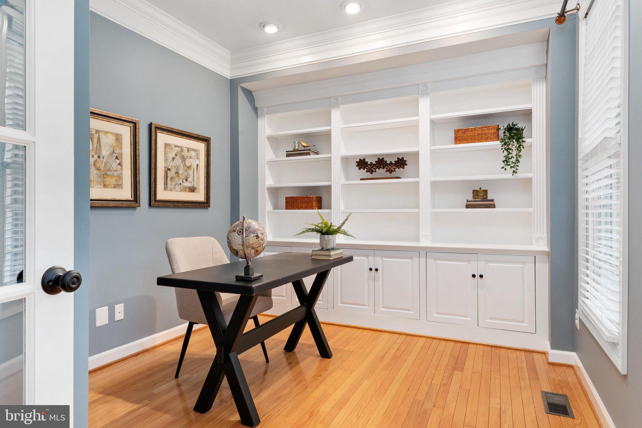 SOUTH RIVER COLONY - Residential
