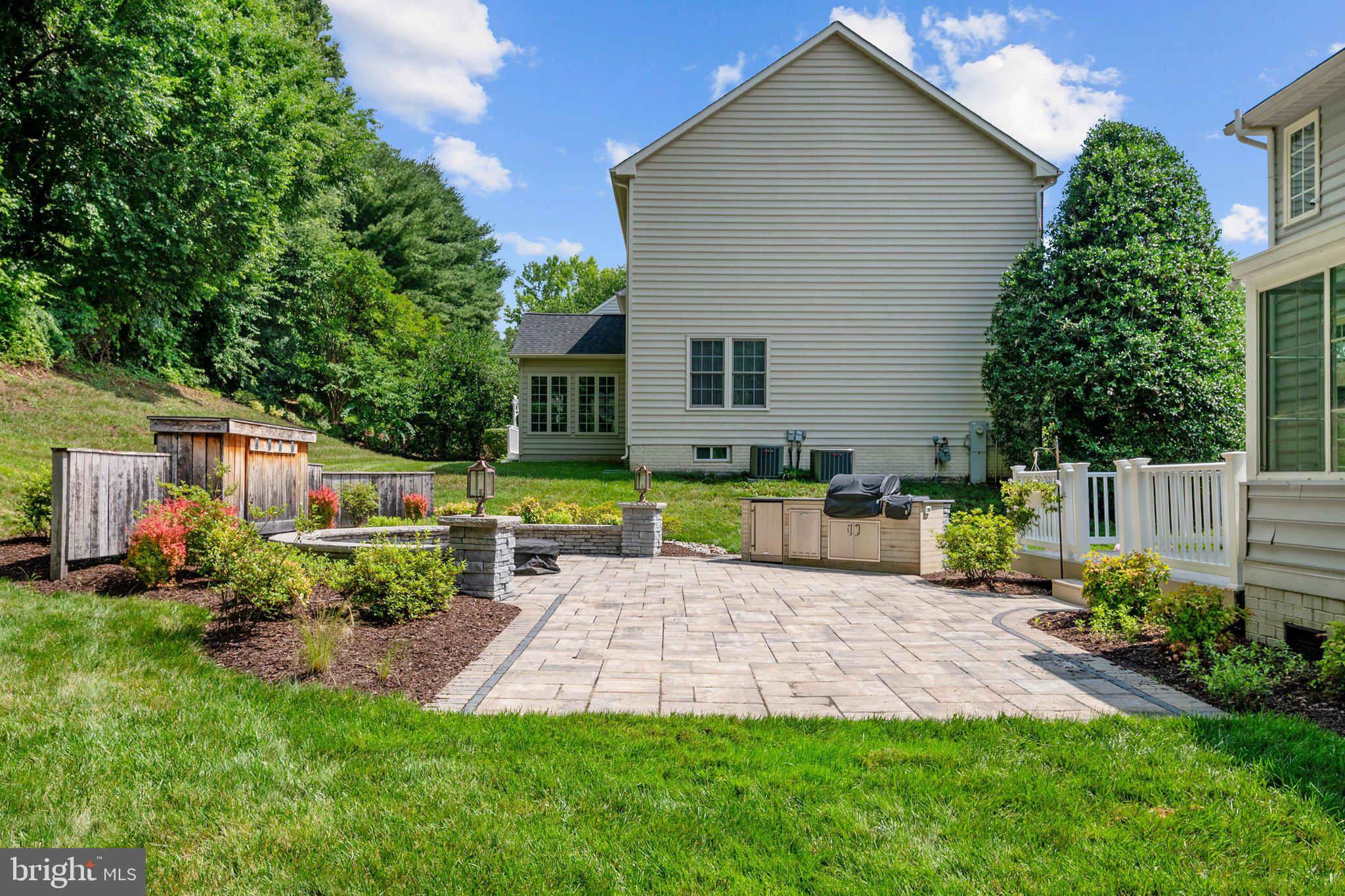 SOUTH RIVER COLONY - Residential