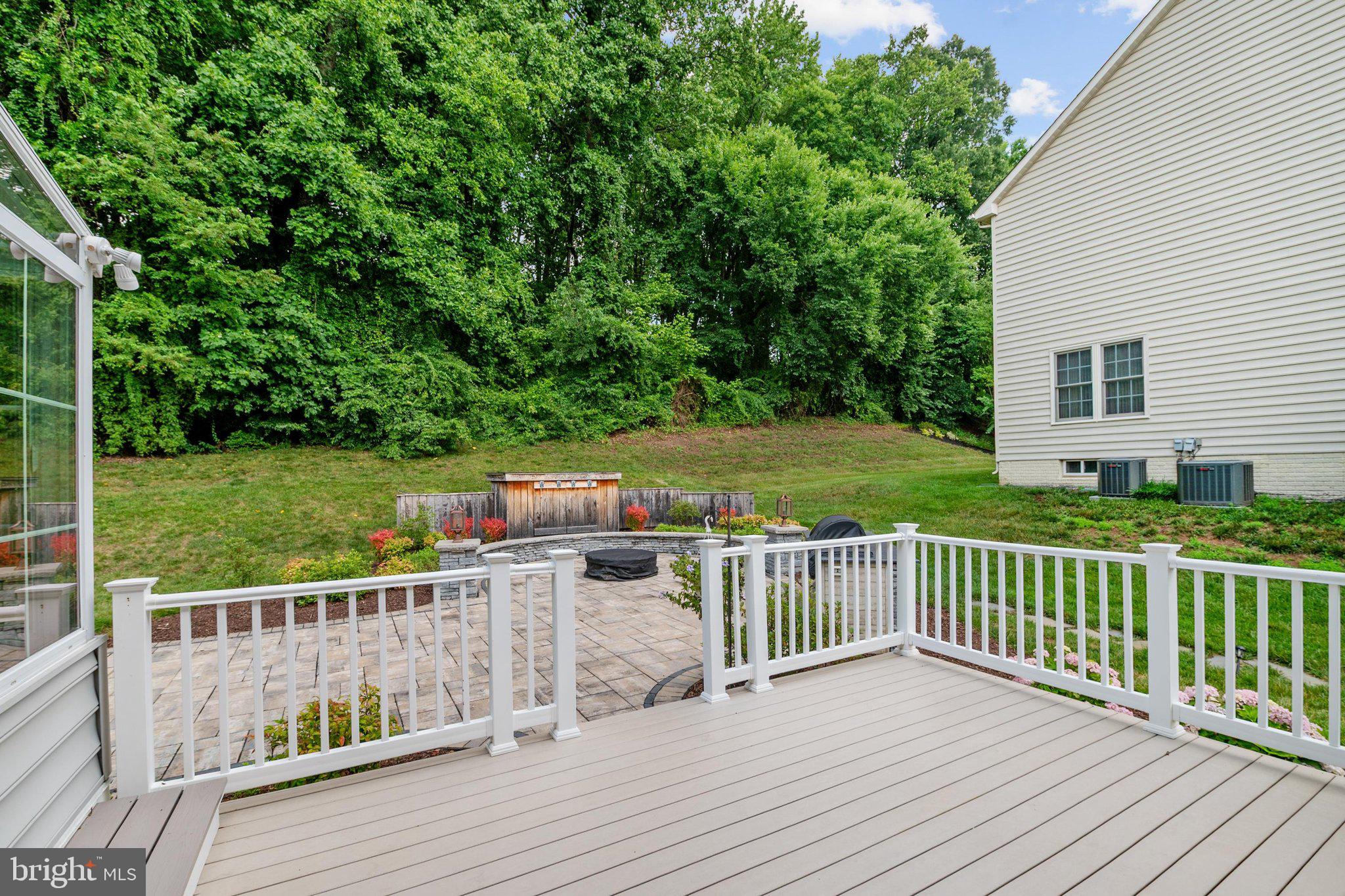 SOUTH RIVER COLONY - Residential
